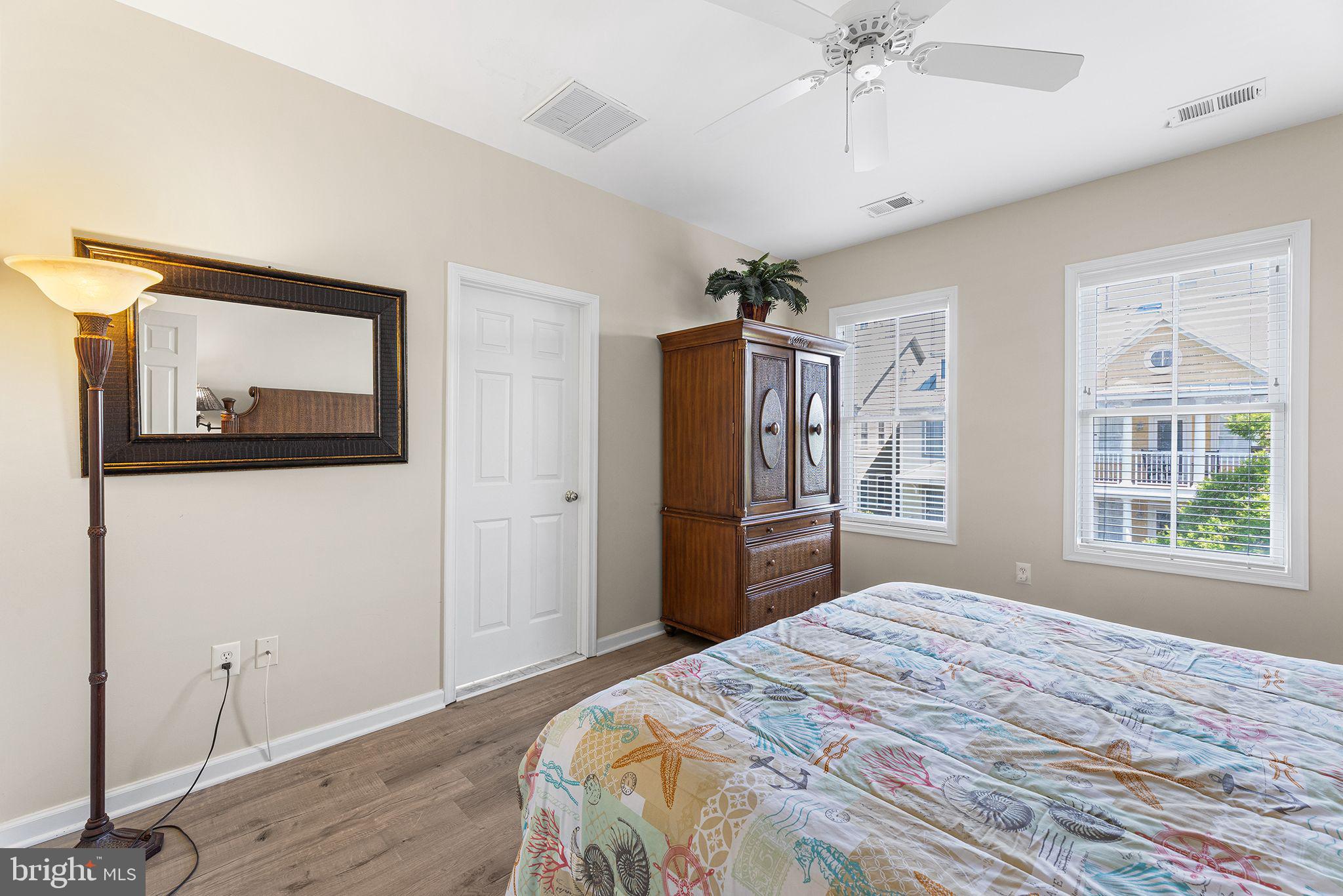 43 Island Edge Dr