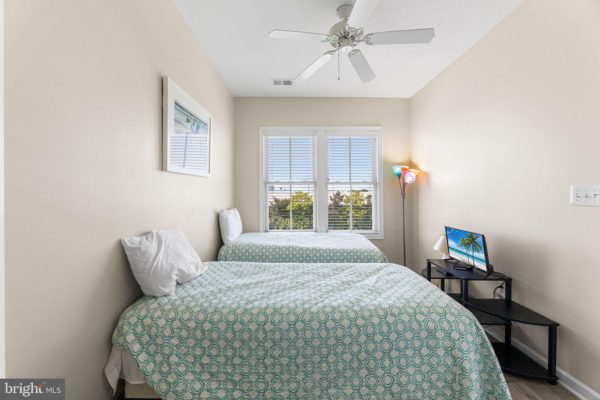43 Island Edge Dr