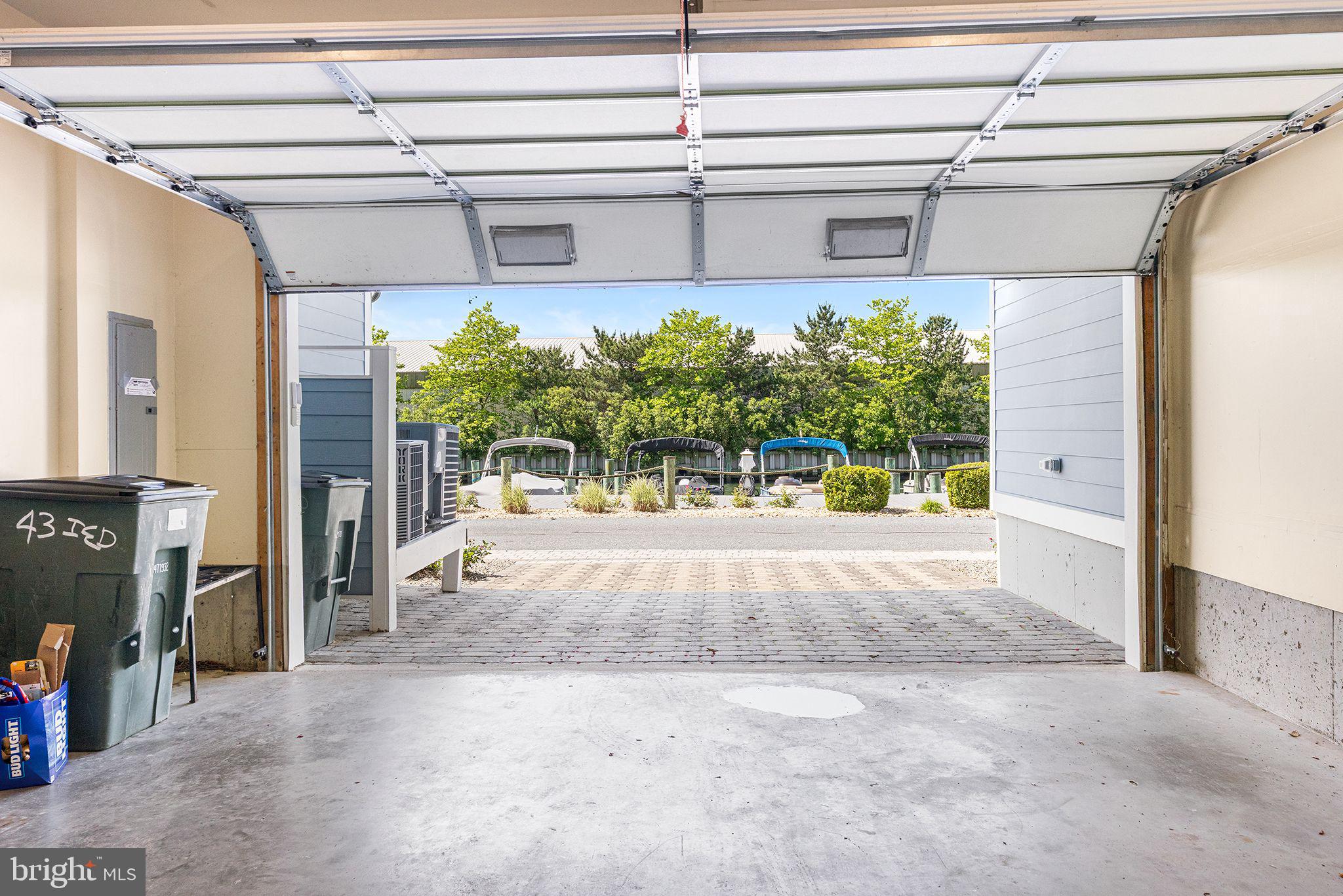 43 Island Edge Dr