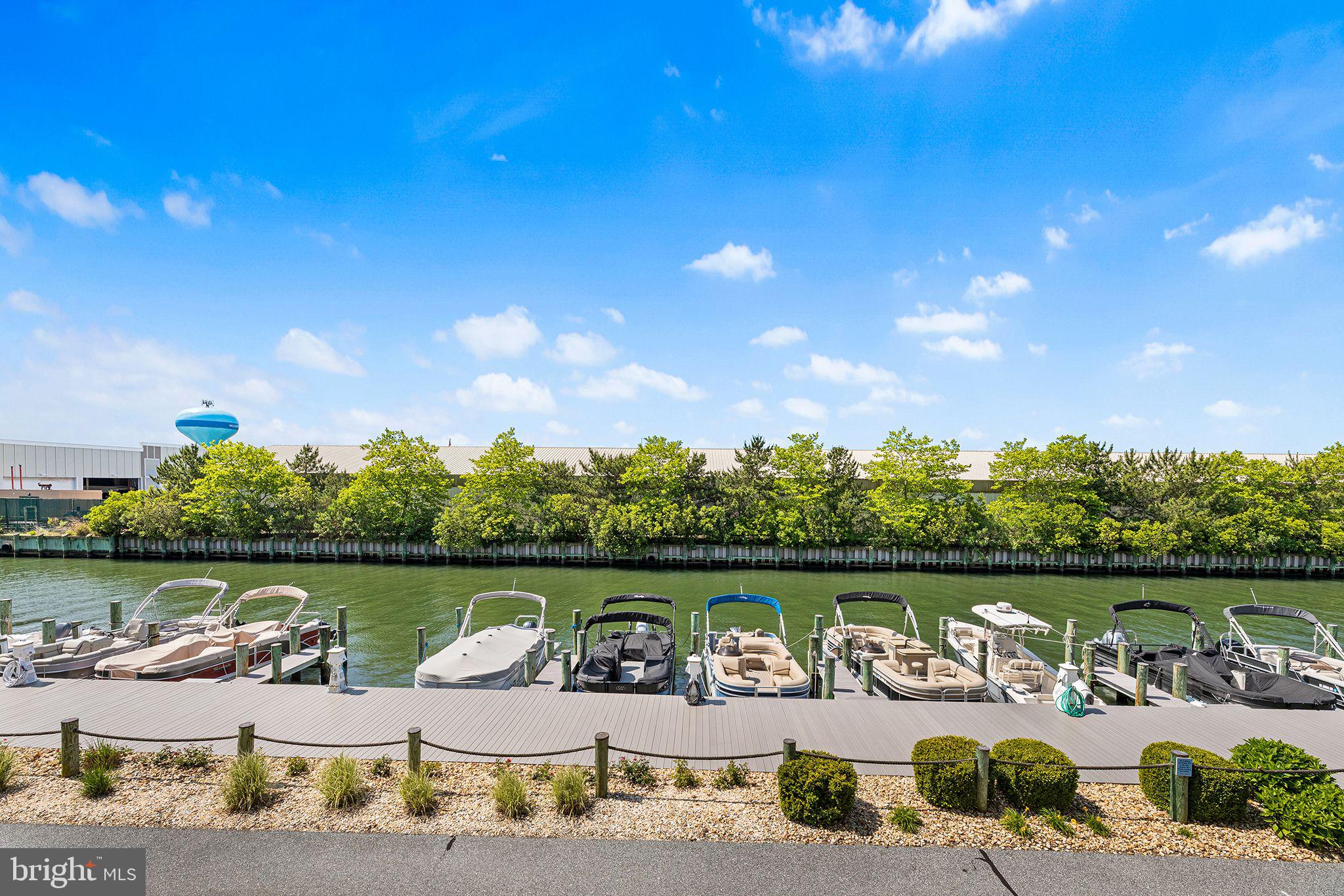 43 Island Edge Dr