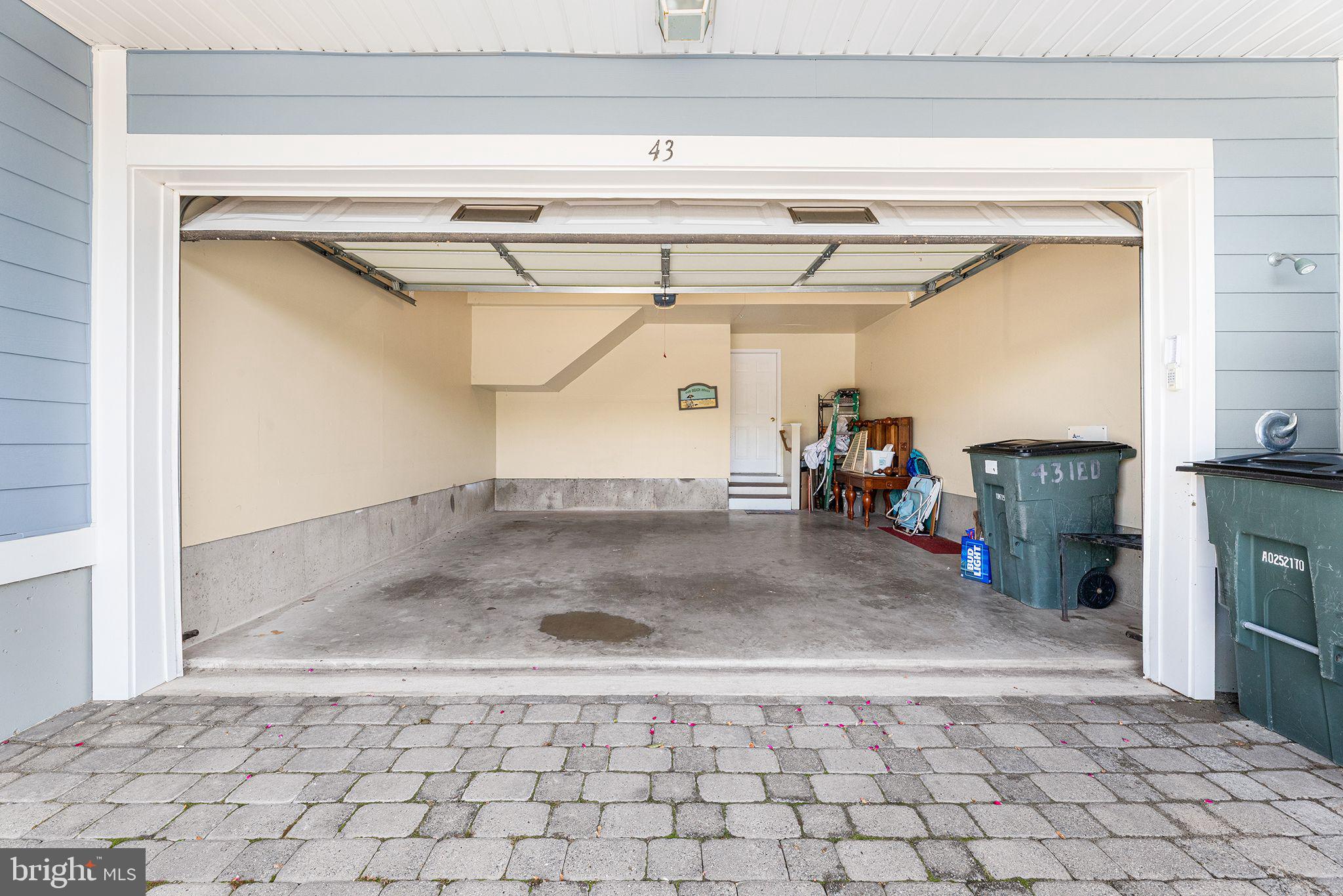 43 Island Edge Dr