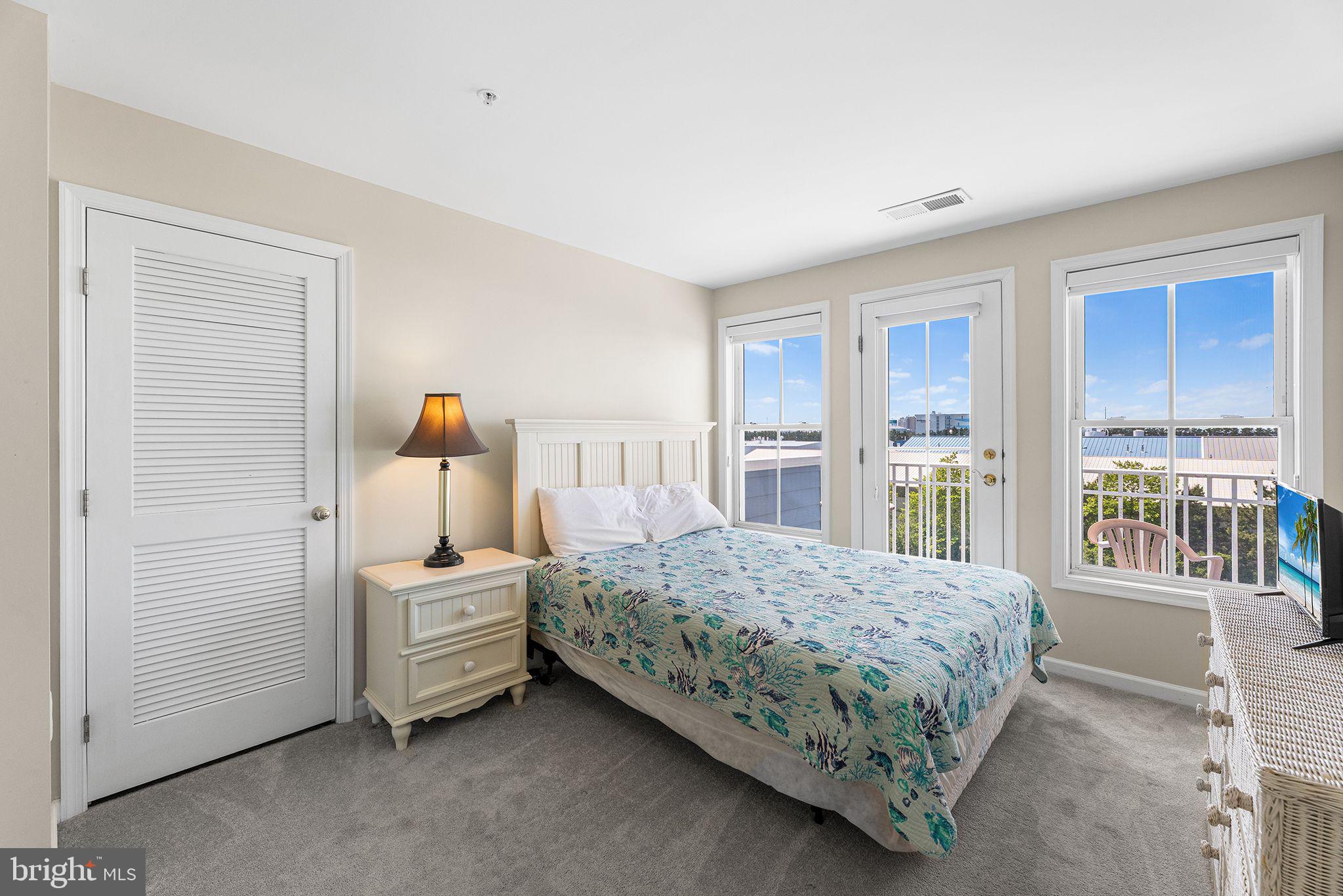 43 Island Edge Dr