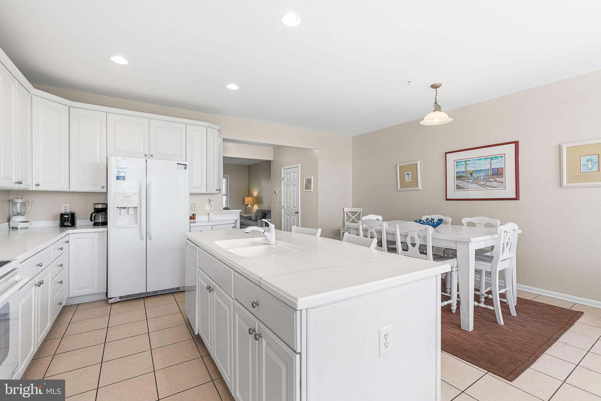 43 Island Edge Dr