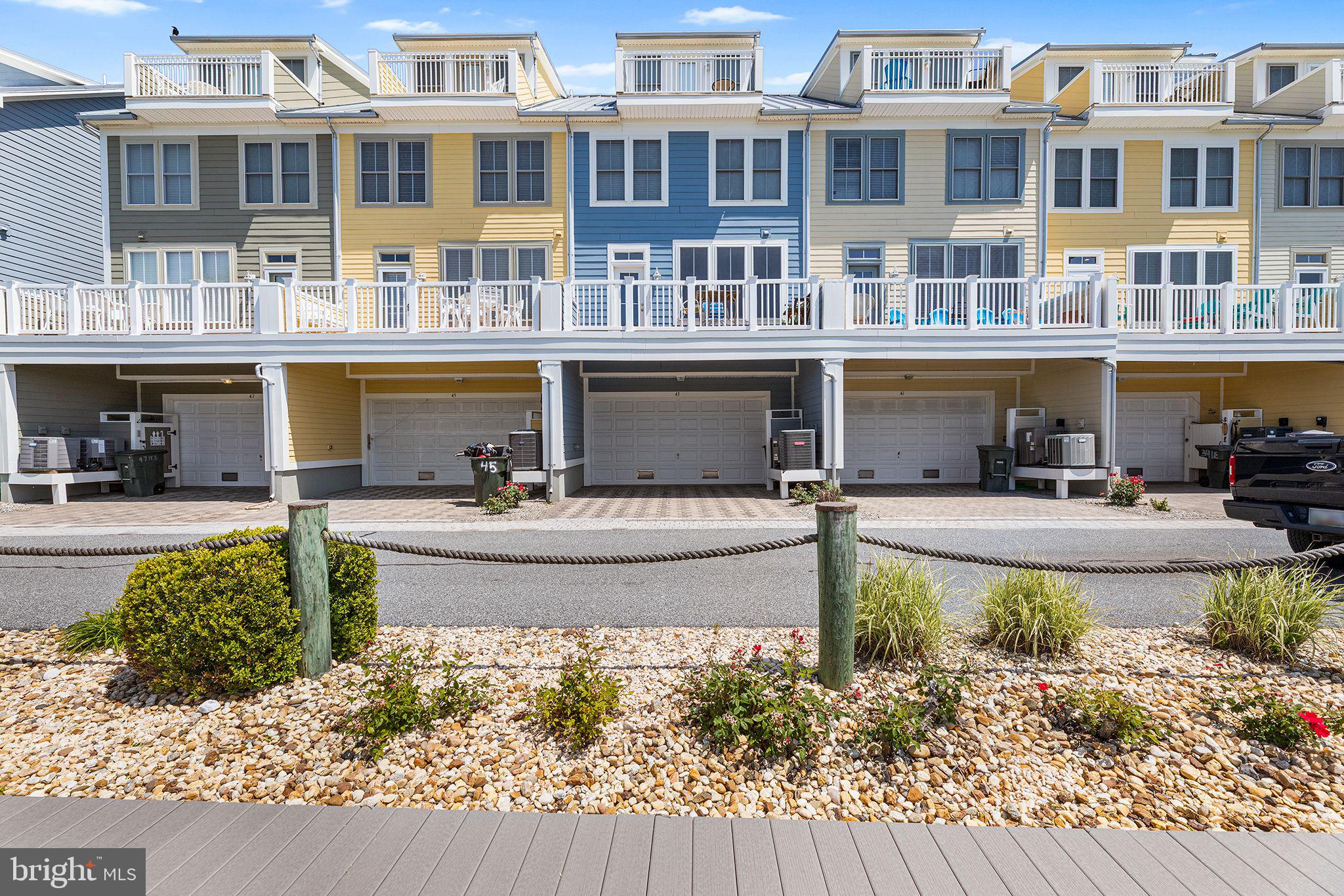43 Island Edge Dr