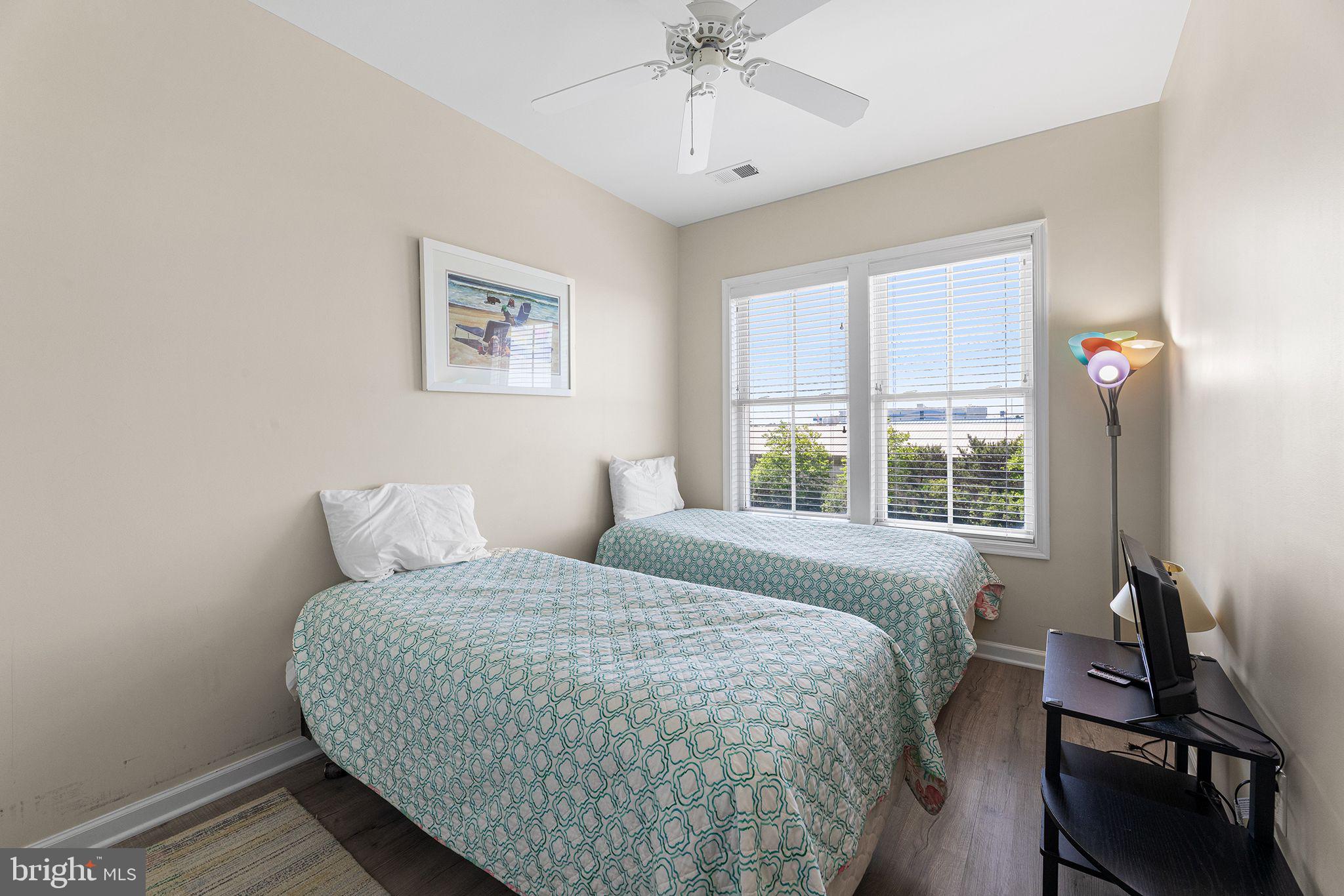 43 Island Edge Dr