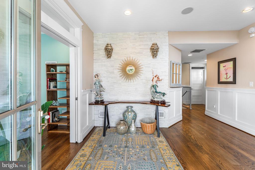 5 Pier Walk Mews