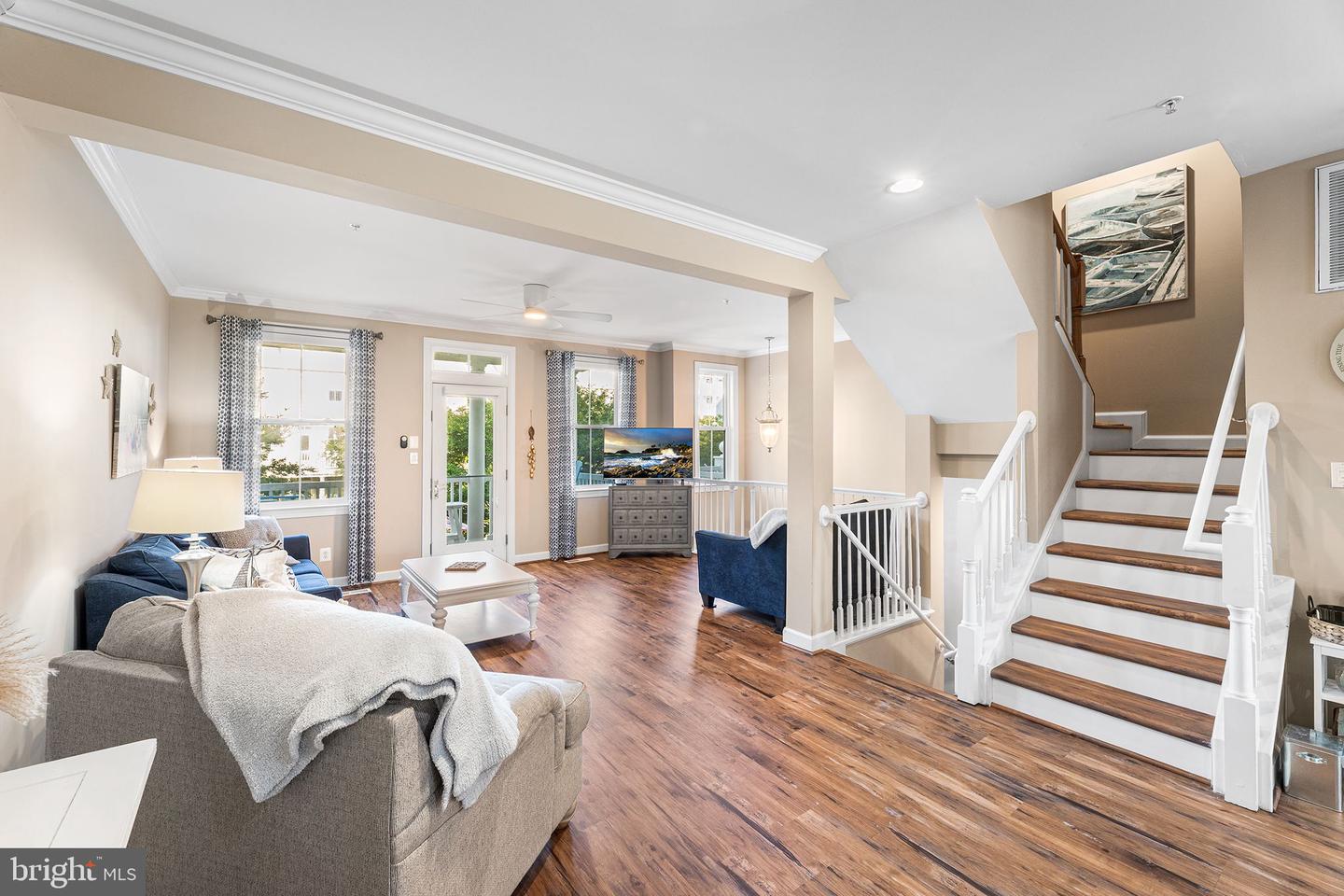 36 Canal Side Mews W