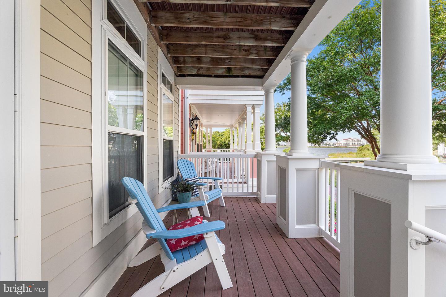 36 Canal Side Mews W