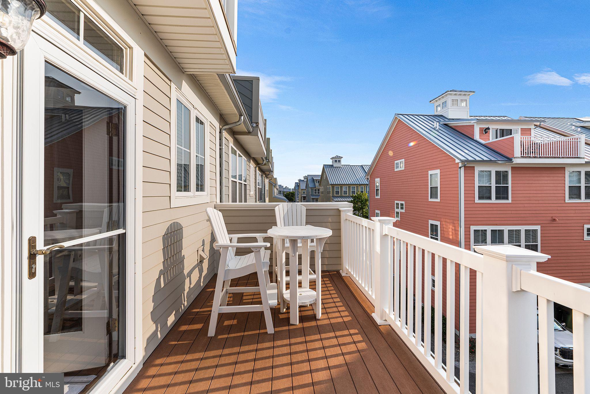 36 Canal Side Mews W