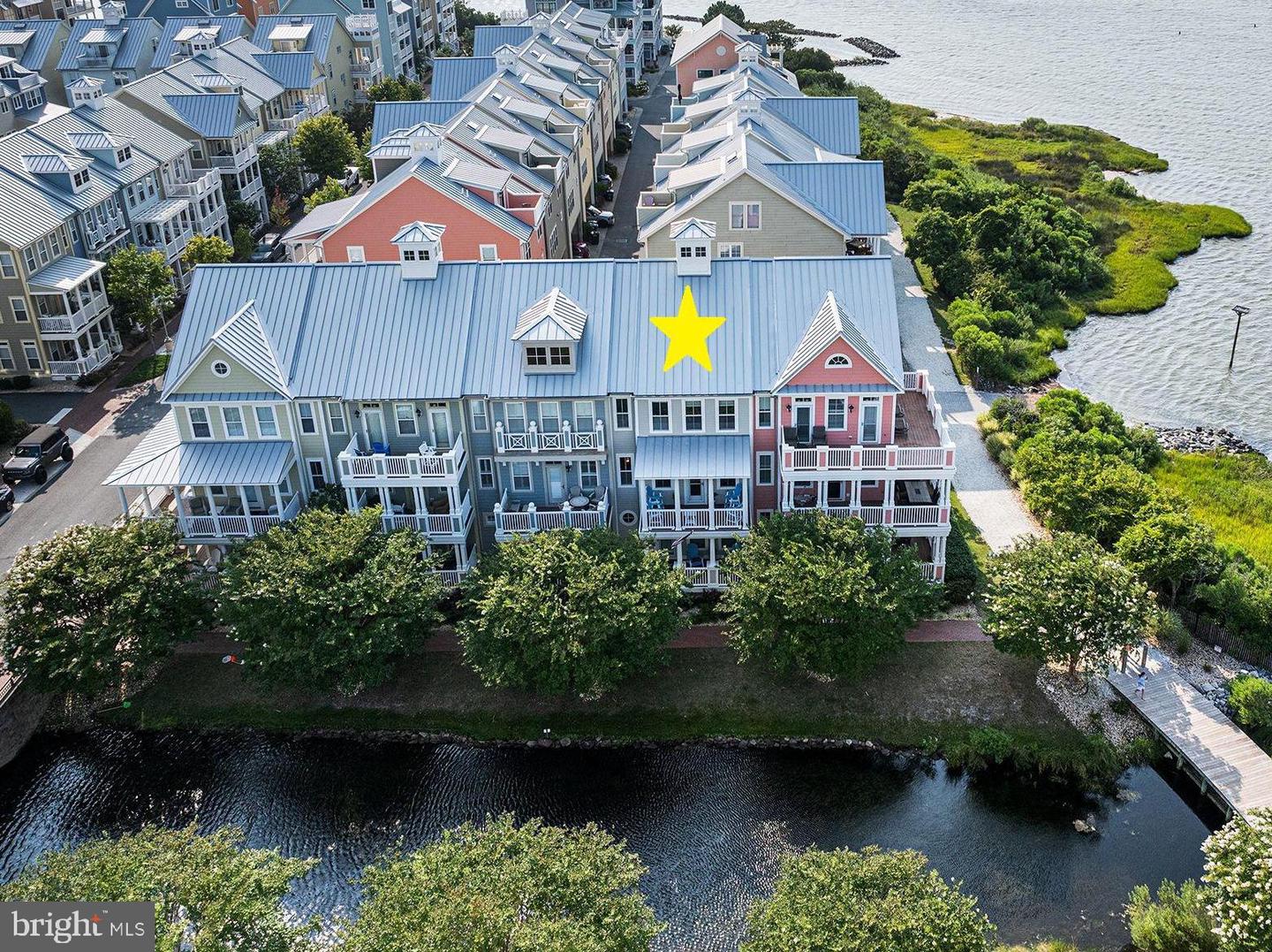 36 Canal Side Mews W