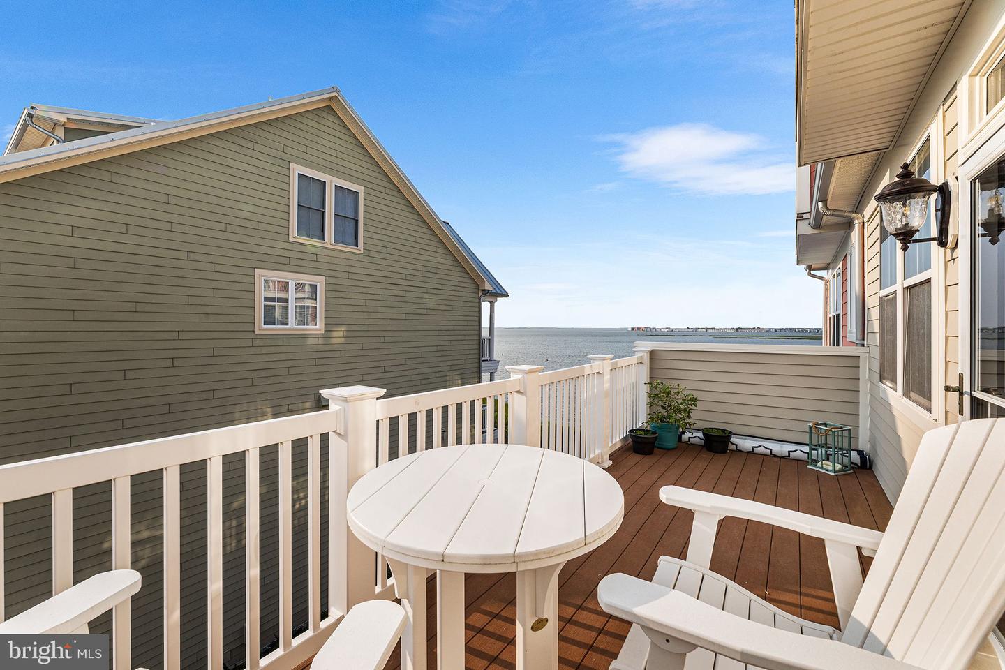 36 Canal Side Mews W