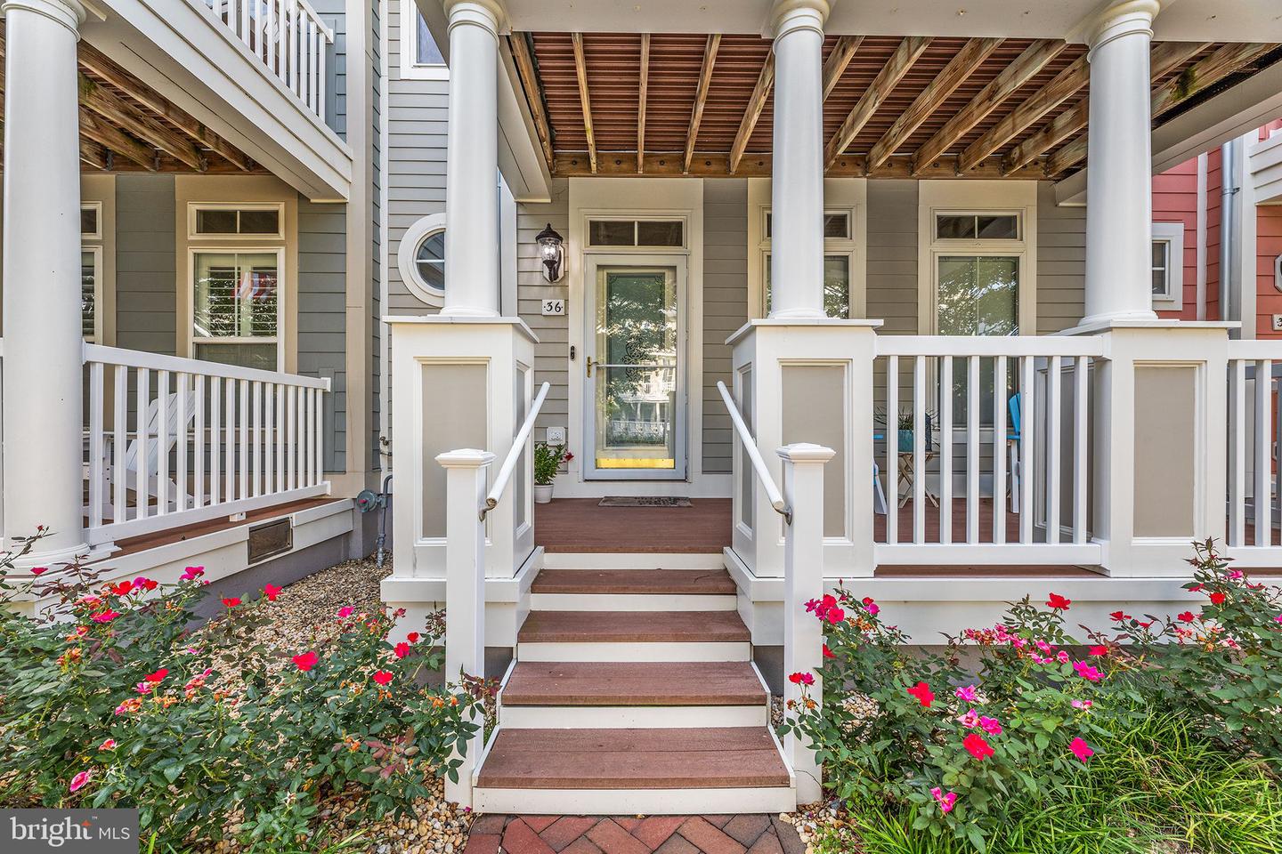 36 Canal Side Mews W