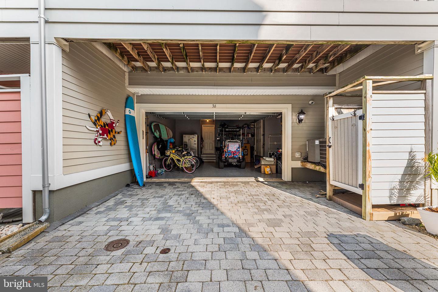 36 Canal Side Mews W