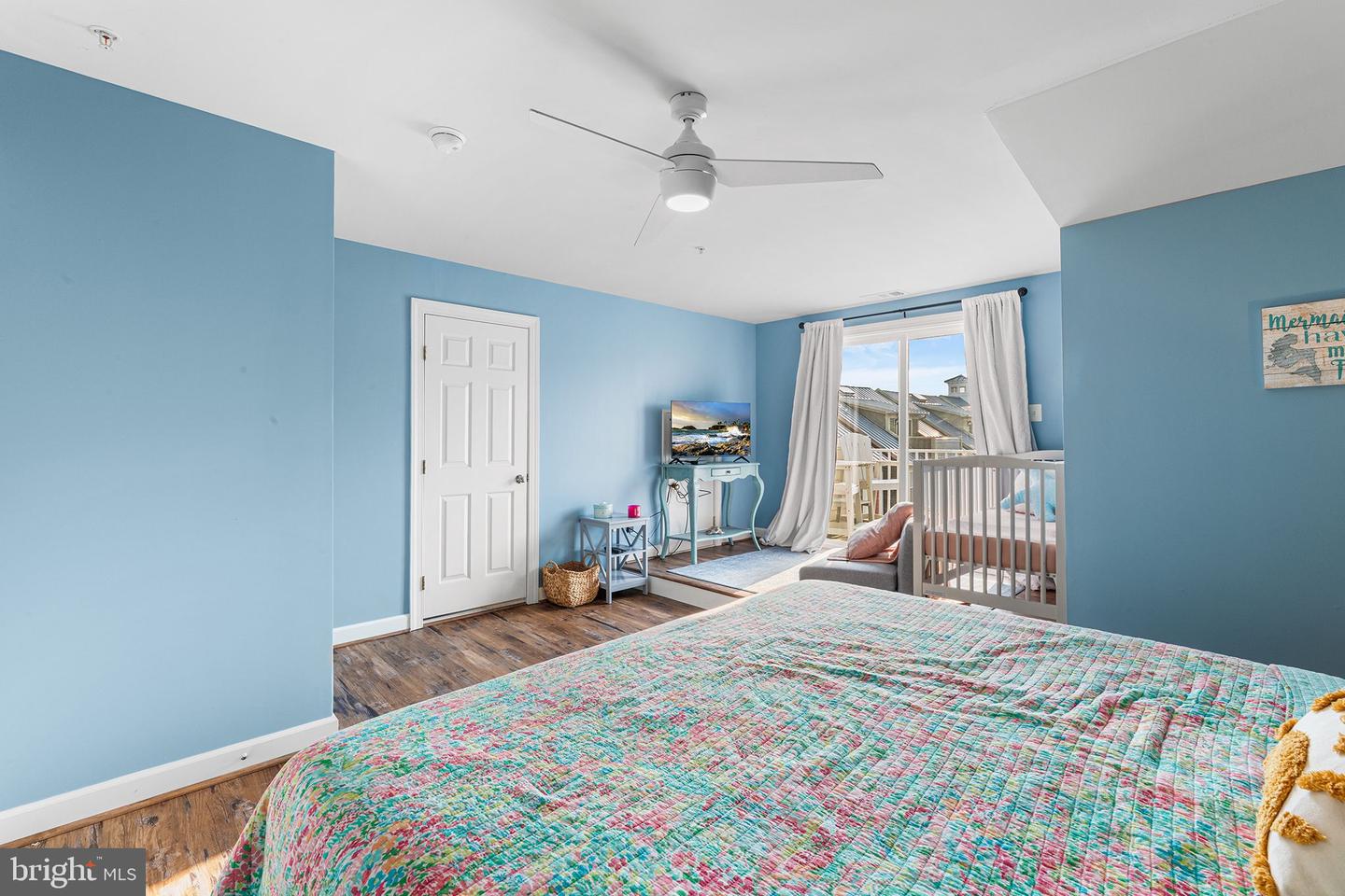 36 Canal Side Mews W