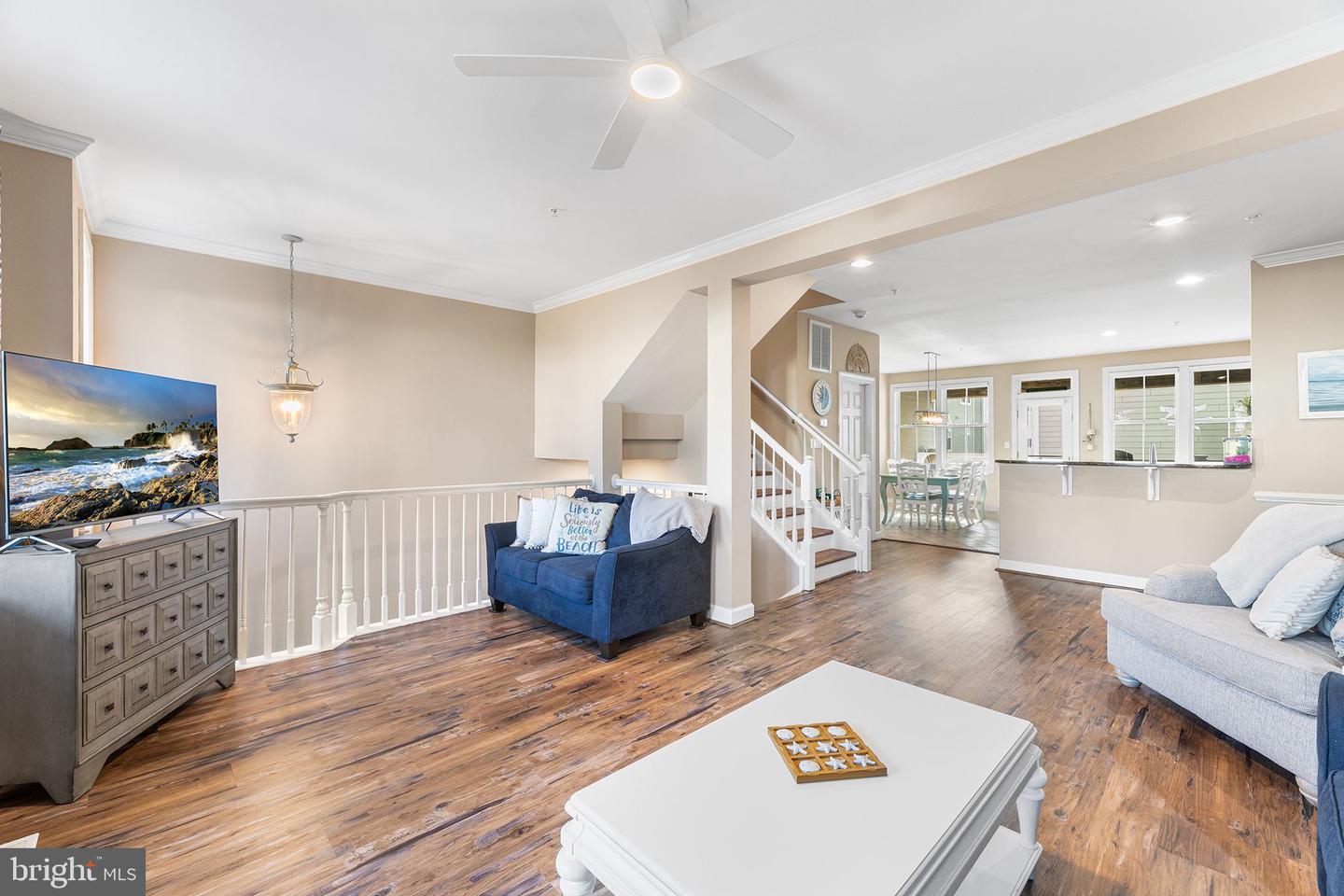 36 Canal Side Mews W