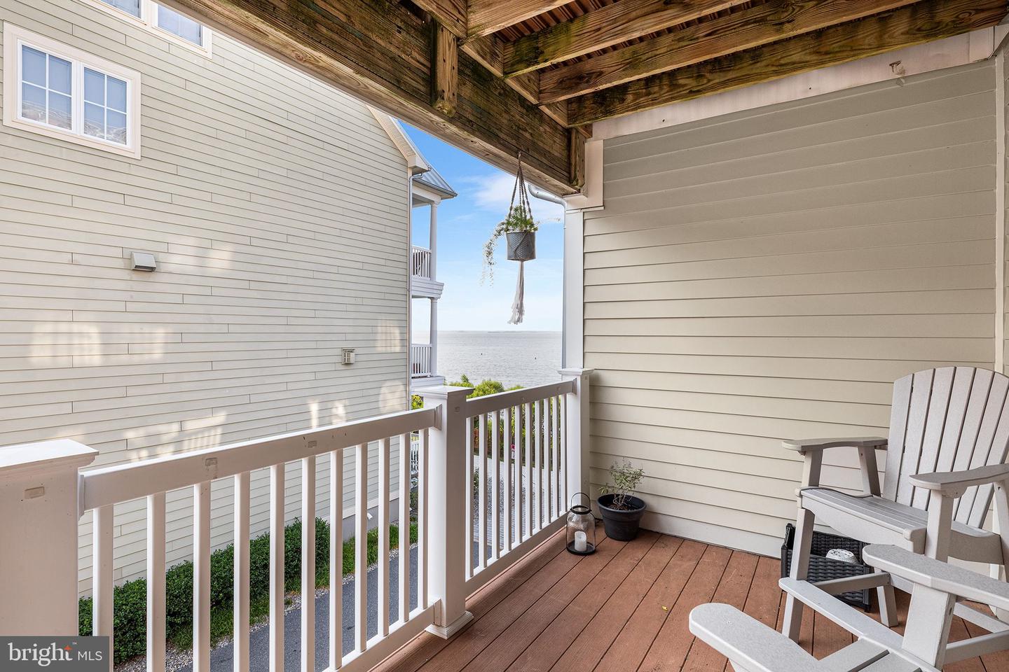 36 Canal Side Mews W