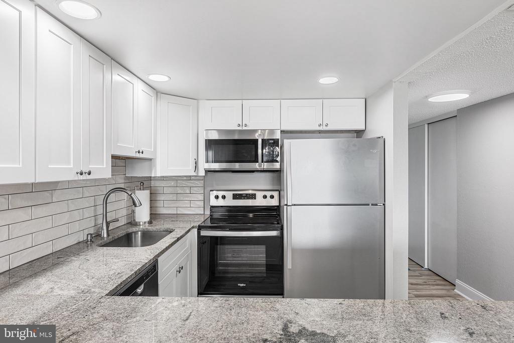 5301 ATLANTIC AVENUE 3M