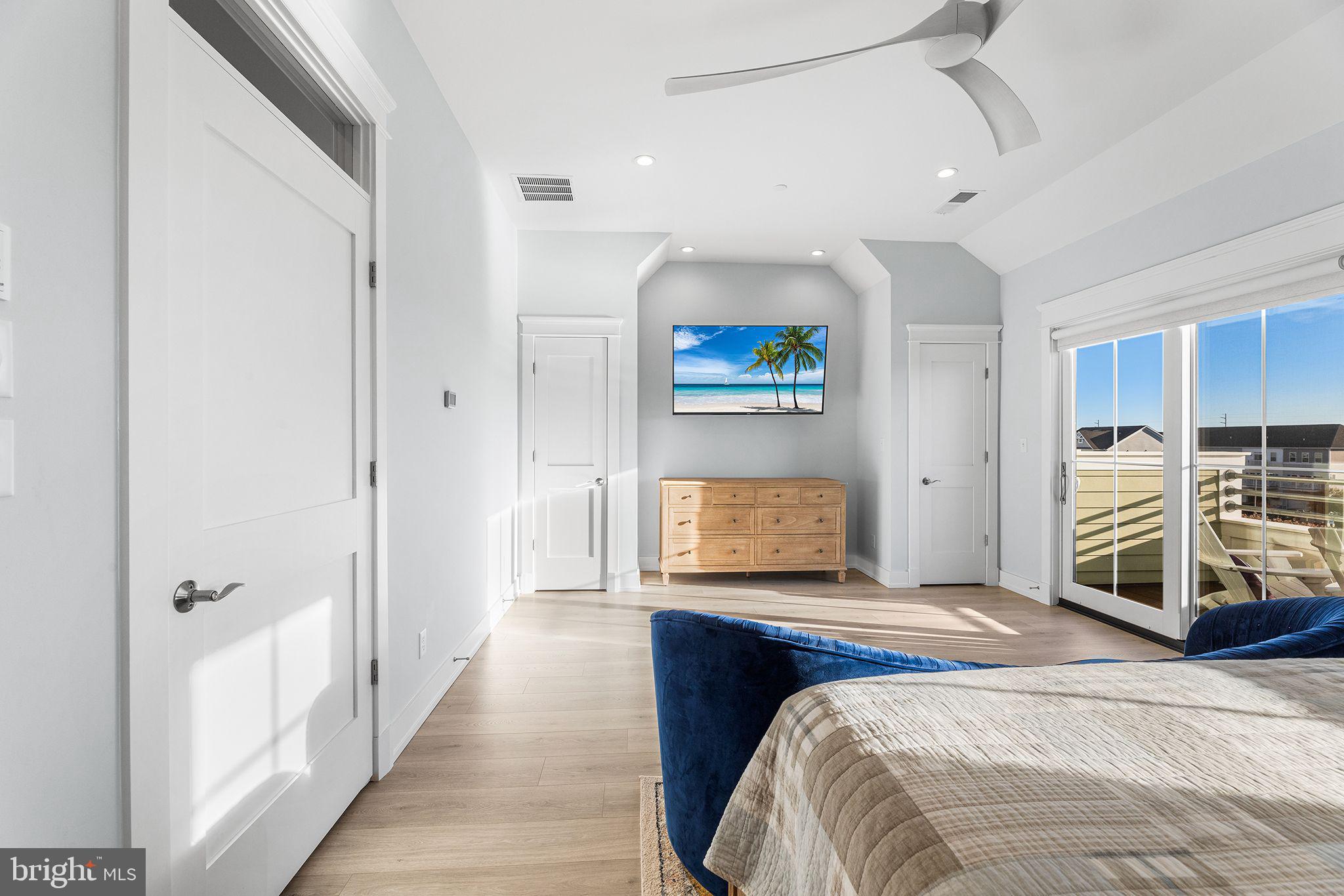 3 SUNSET ISLAND DRIVE D