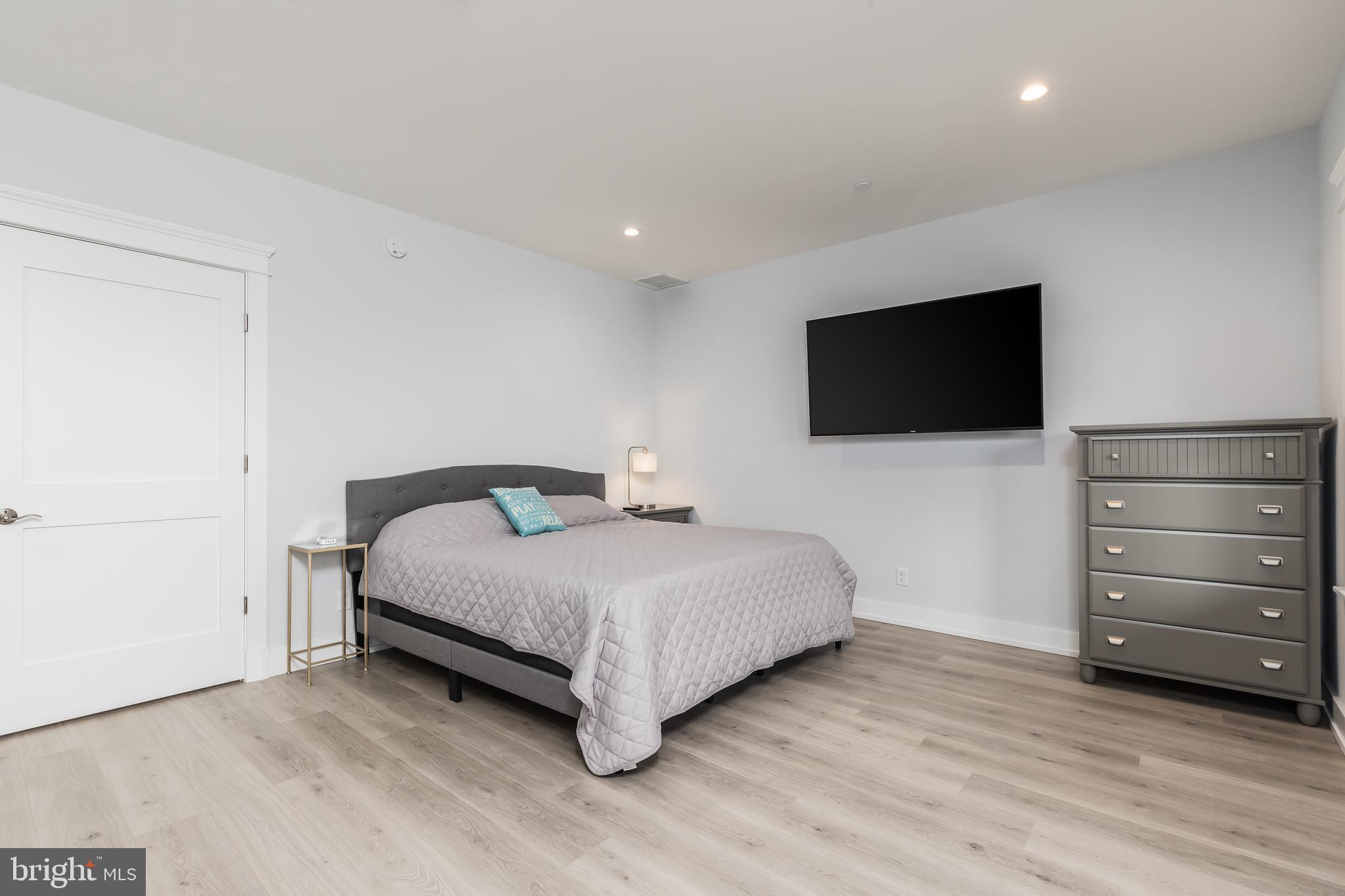 3 SUNSET ISLAND DRIVE D