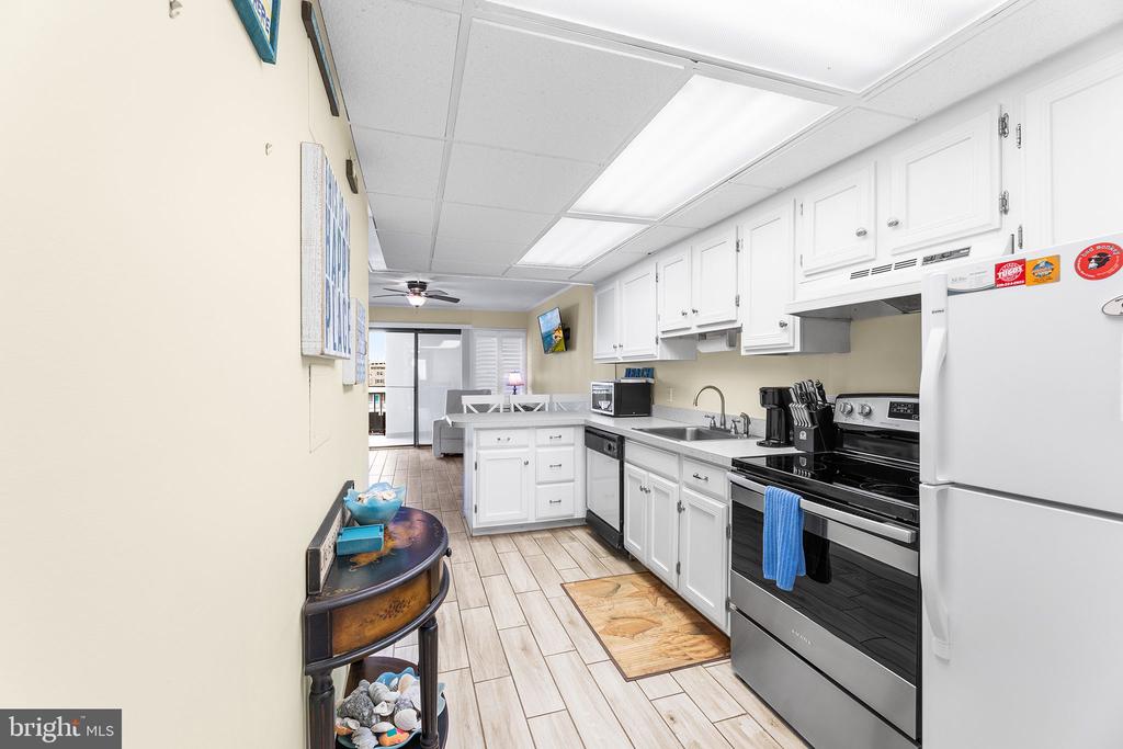 13 44TH STREET 402