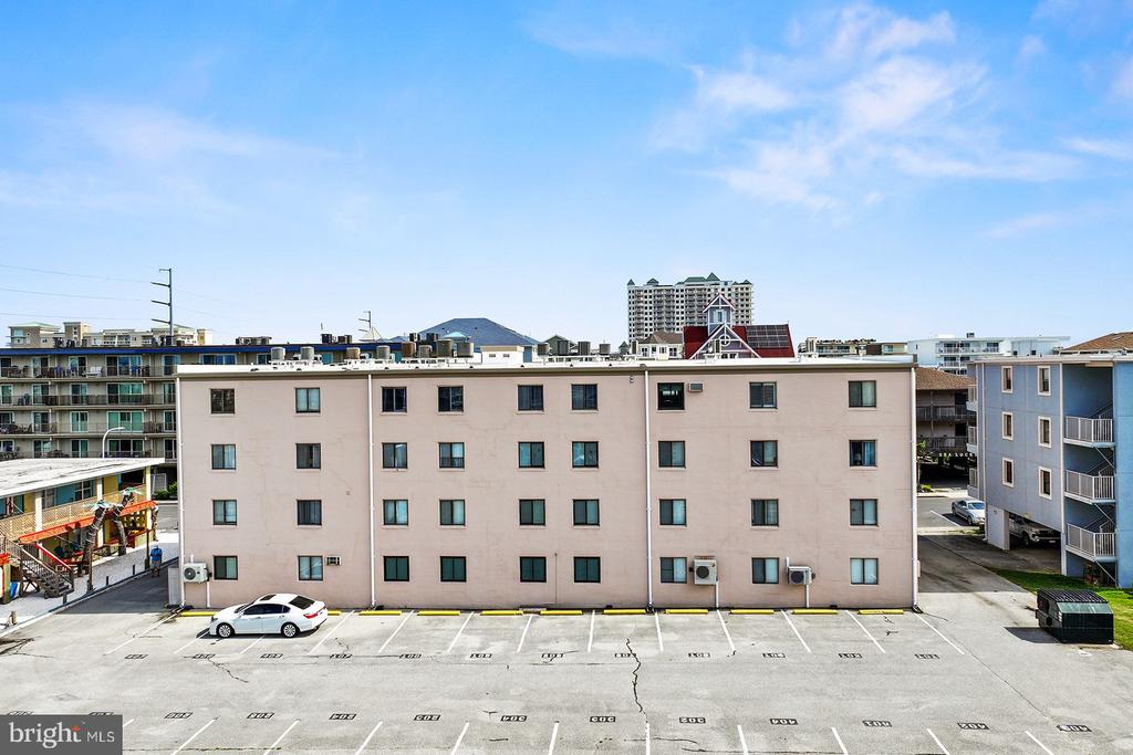 13 44TH STREET 402