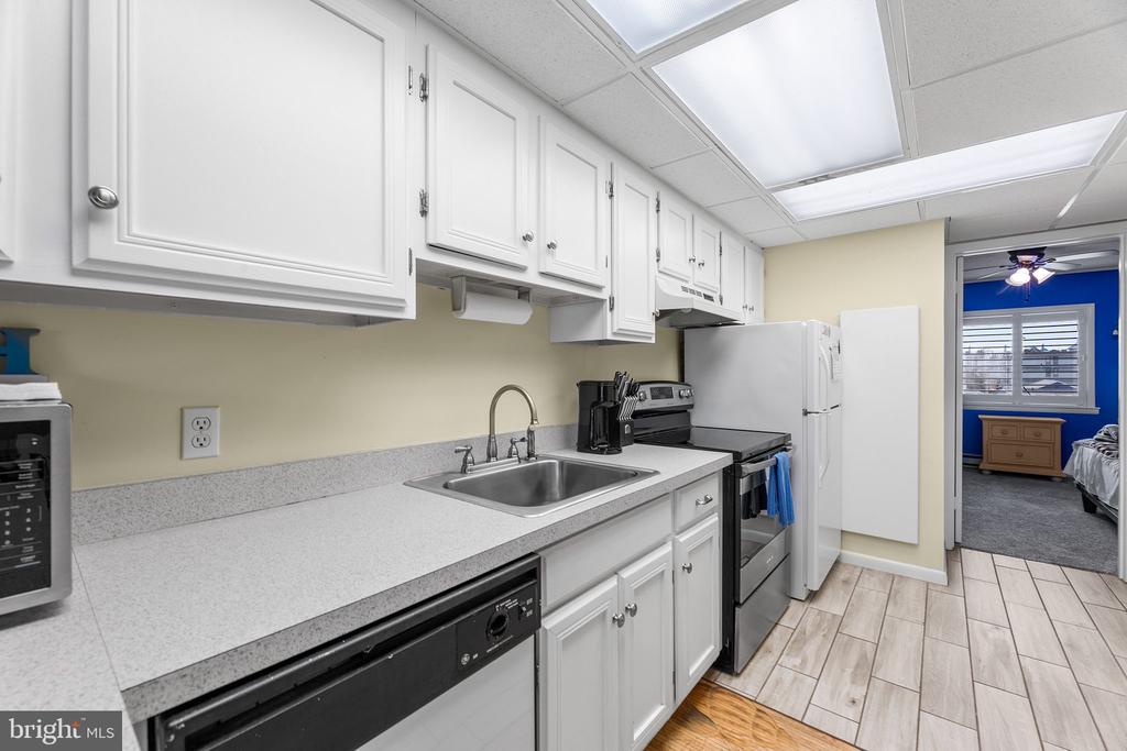 13 44TH STREET 402