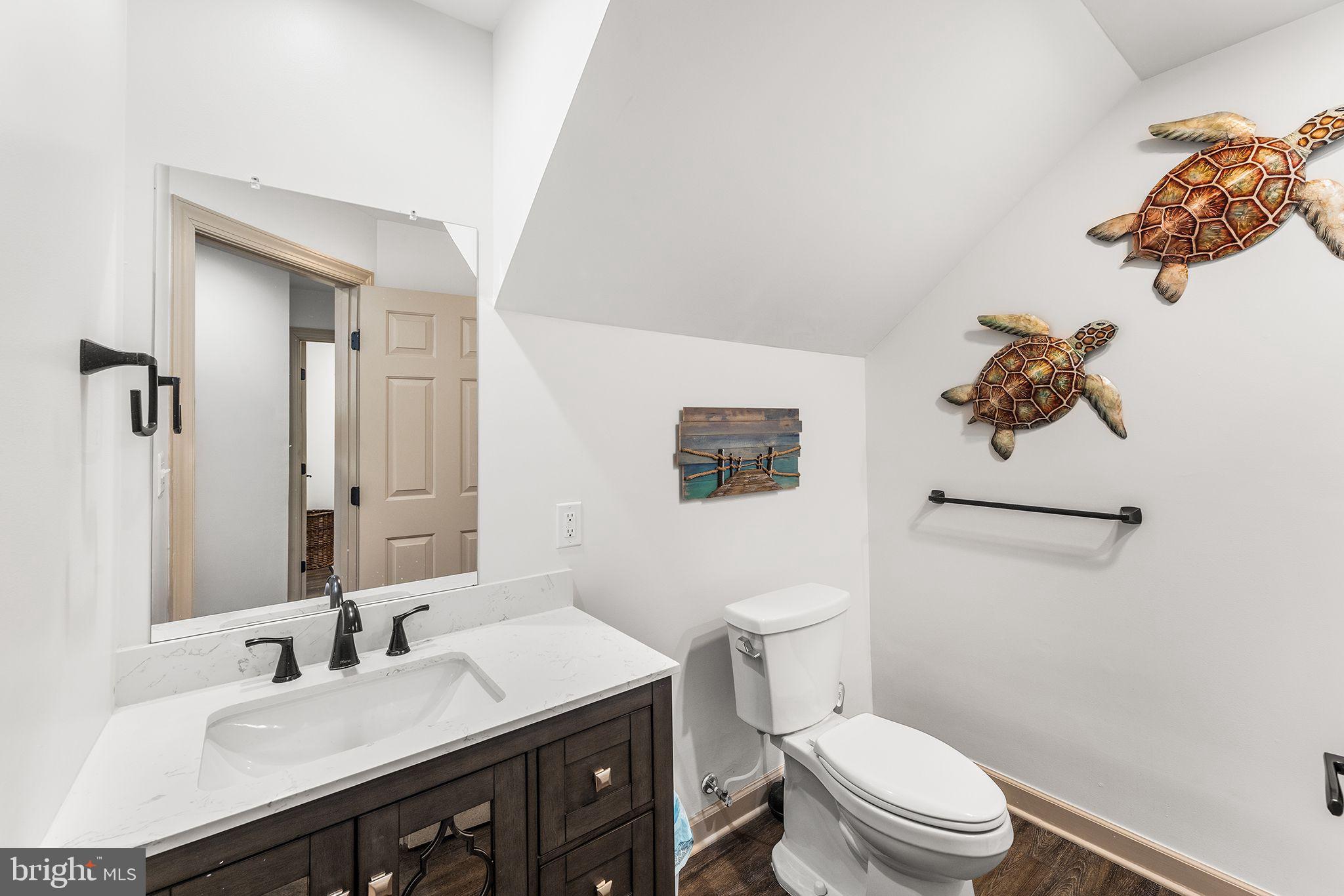 19 FOUNTAIN DRIVE W 19U