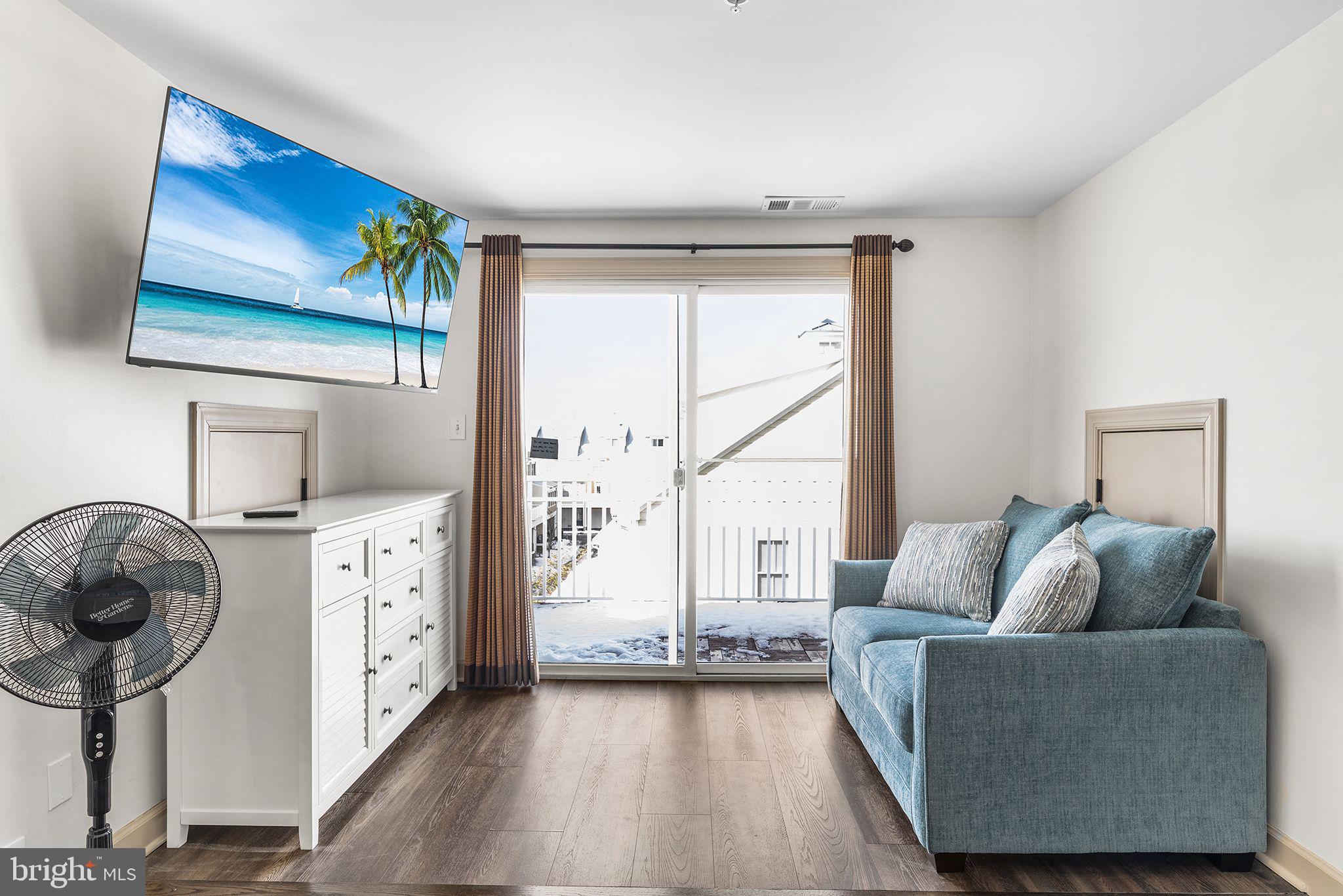 19 FOUNTAIN DRIVE W 19U