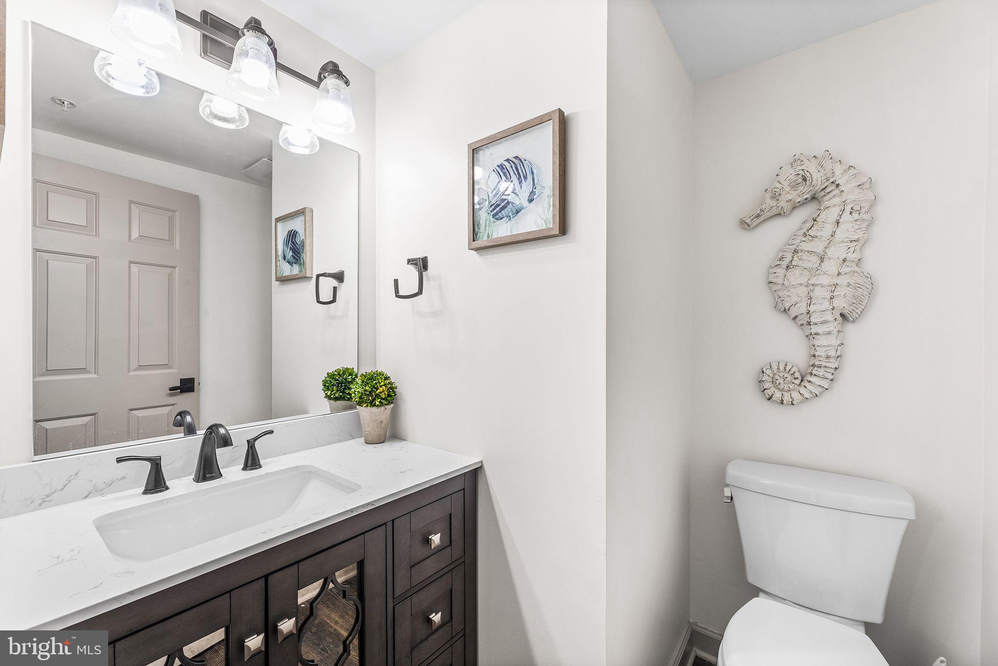 19 FOUNTAIN DRIVE W 19U