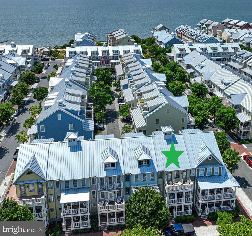 19 FOUNTAIN DRIVE W 19U