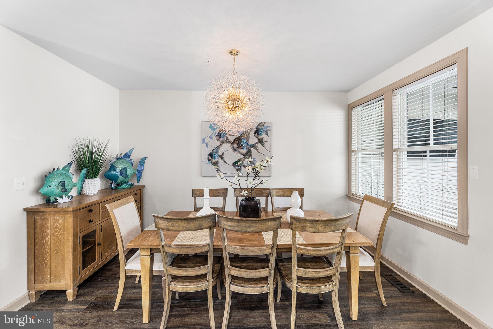 19 FOUNTAIN DRIVE W 19U