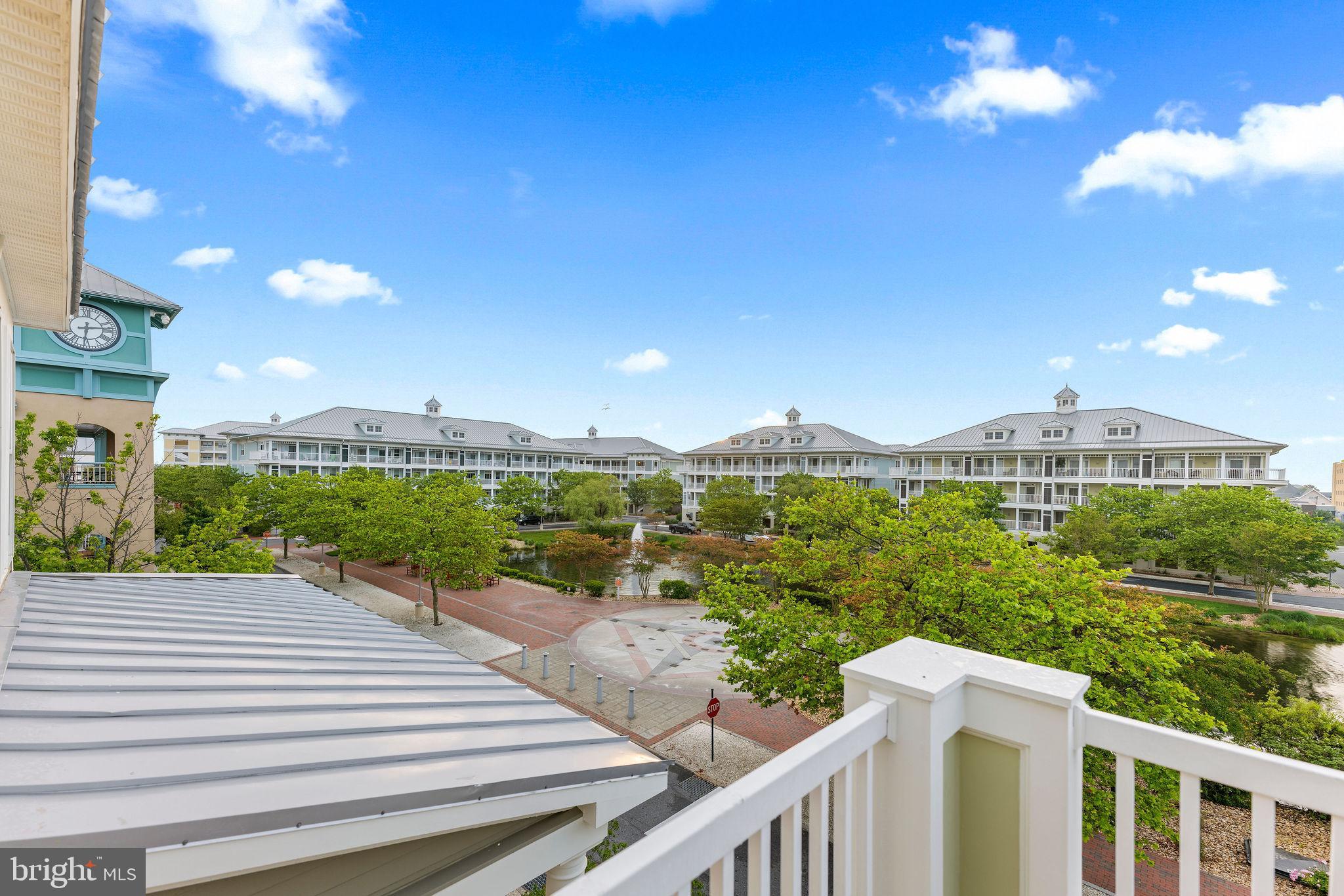 19 FOUNTAIN DRIVE W 19U