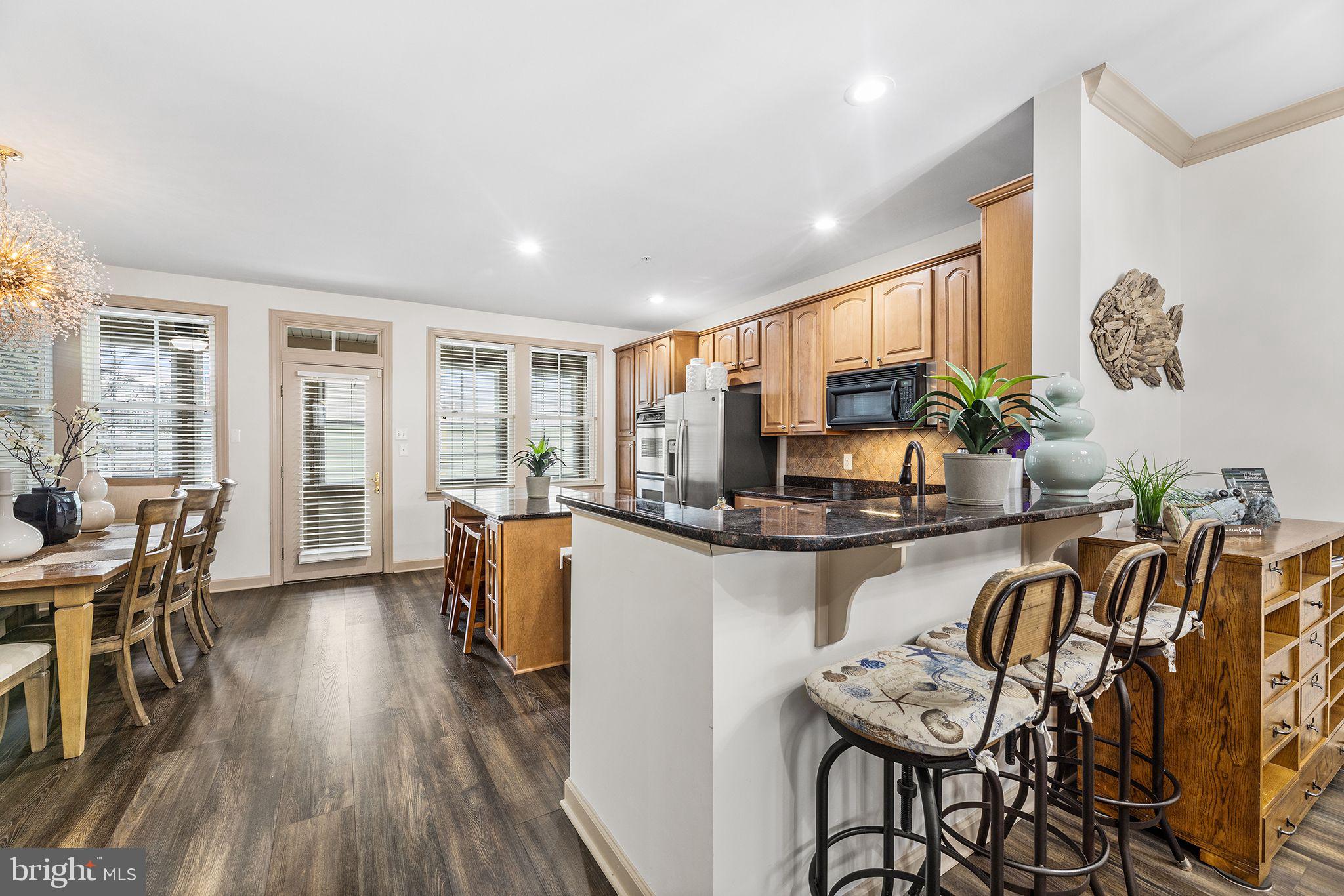 19 FOUNTAIN DRIVE W 19U