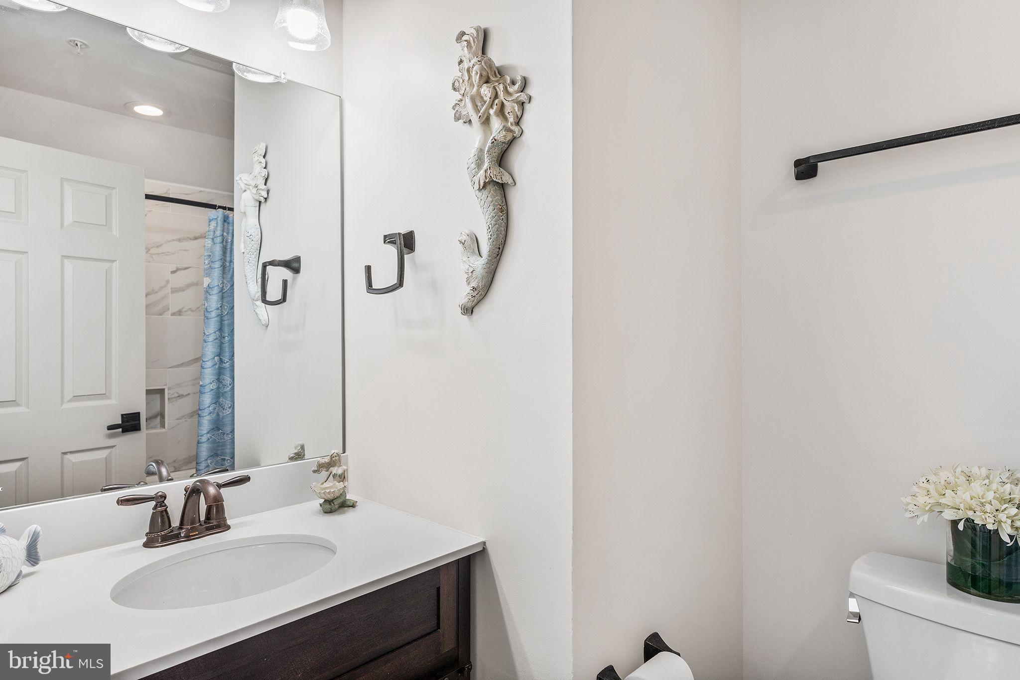 19 FOUNTAIN DRIVE W 19U