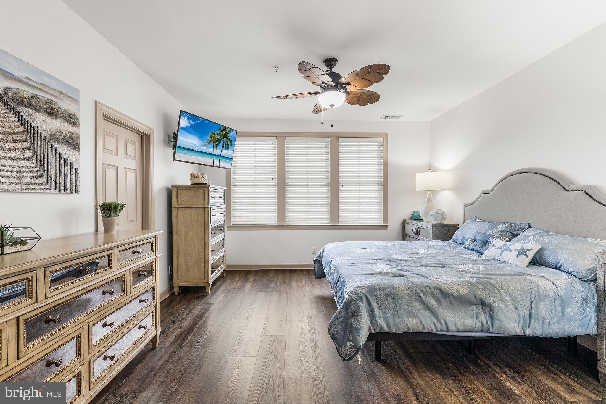 19 FOUNTAIN DRIVE W 19U