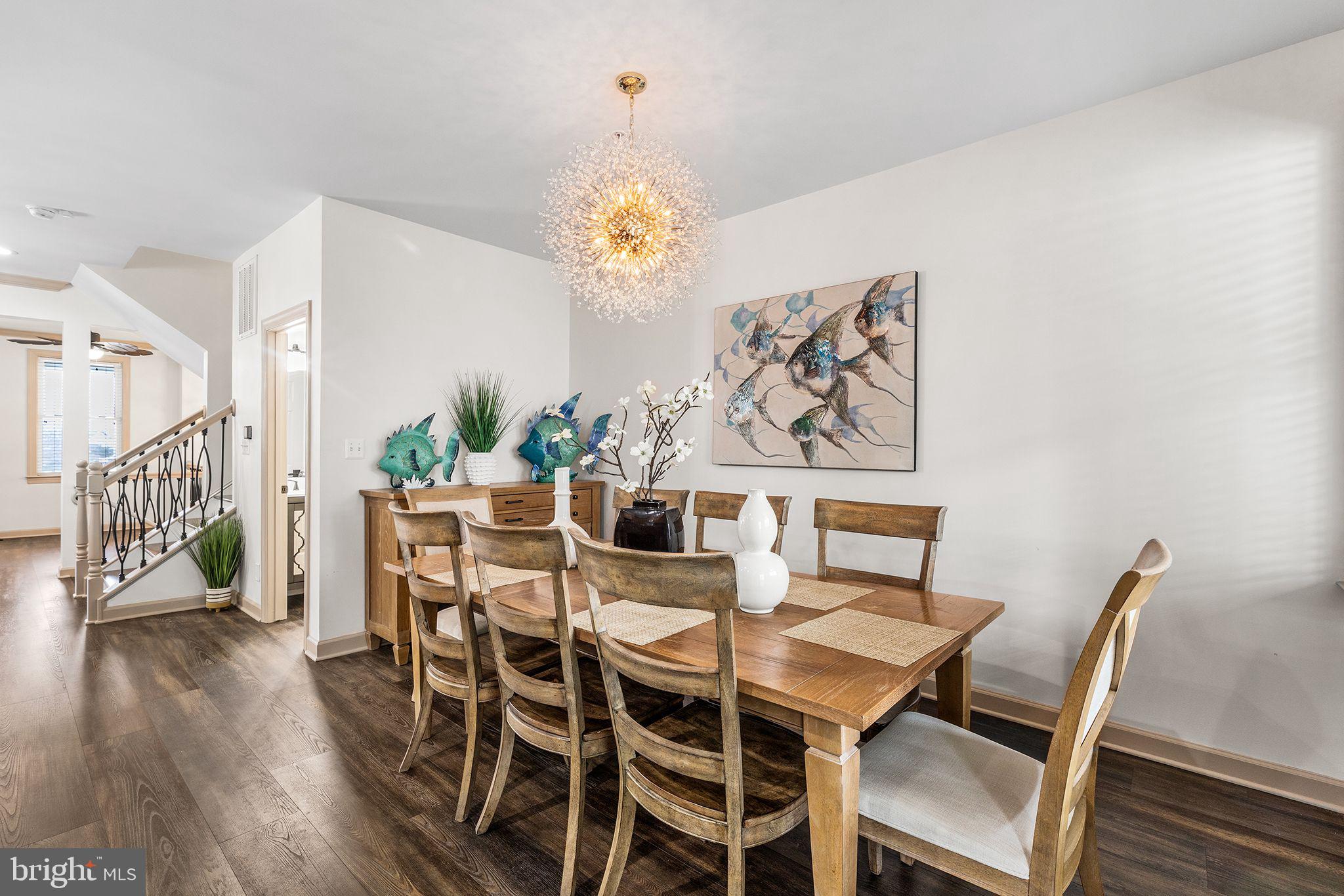 19 FOUNTAIN DRIVE W 19U