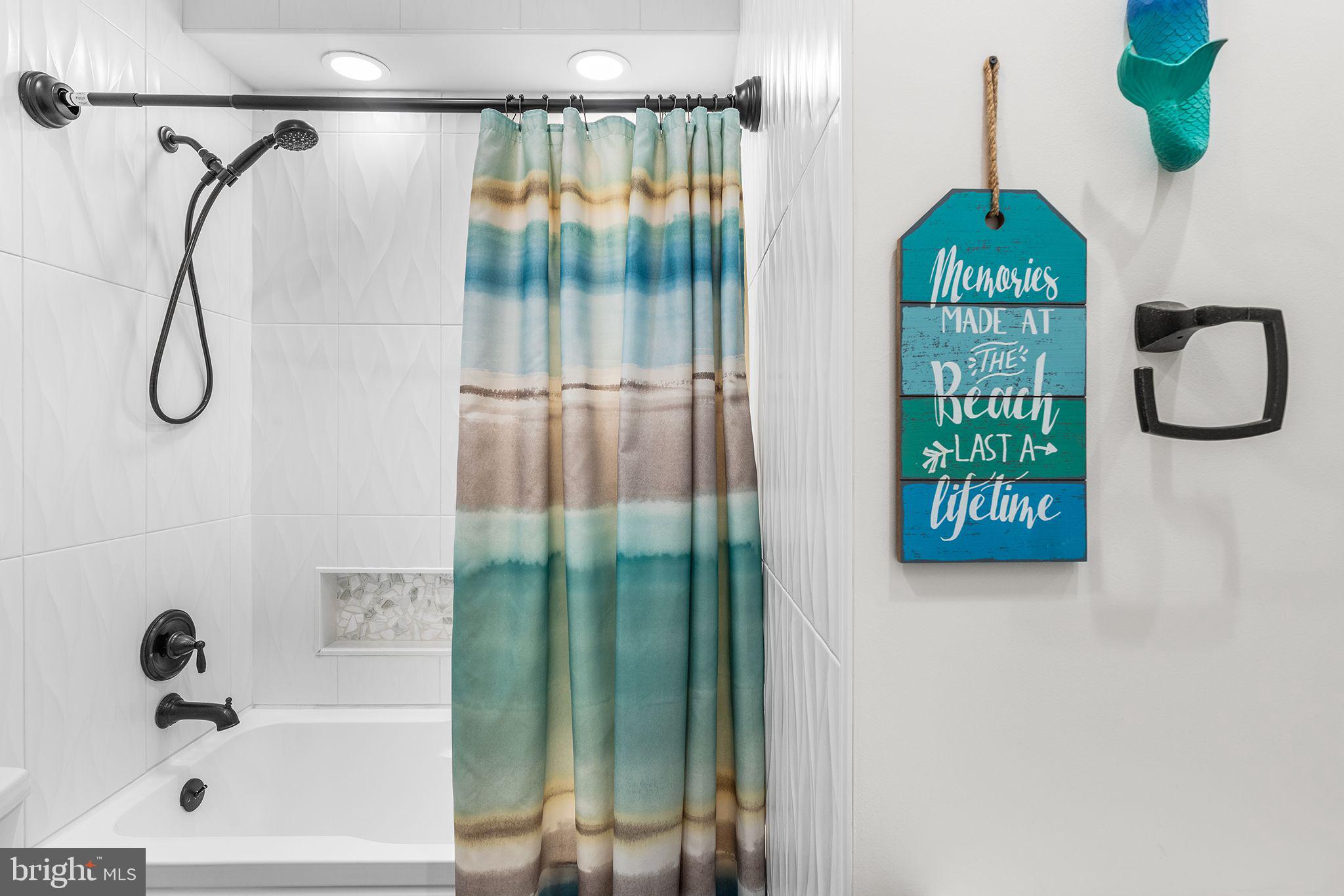 19 FOUNTAIN DRIVE W 19U