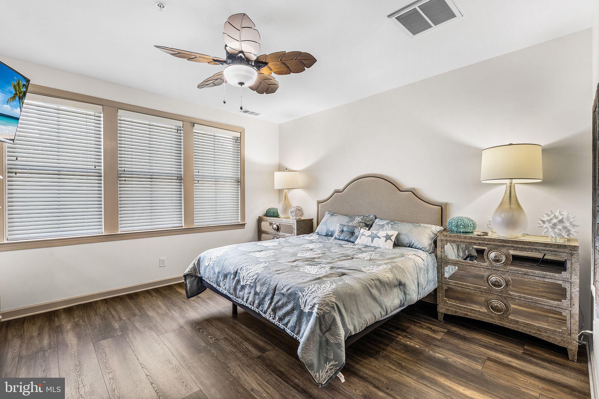 19 FOUNTAIN DRIVE W 19U