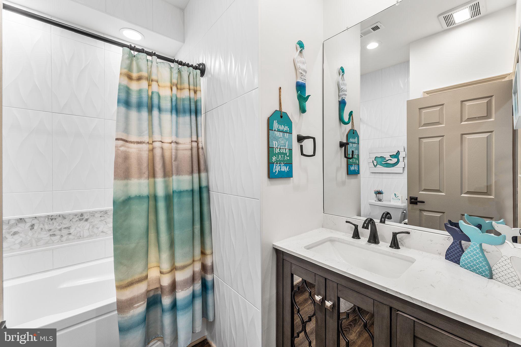 19 FOUNTAIN DRIVE W 19U