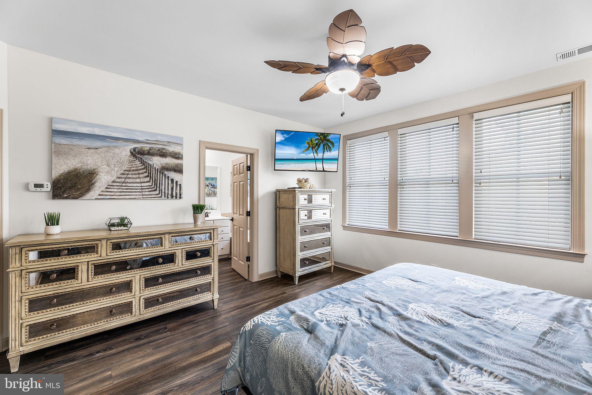 19 FOUNTAIN DRIVE W 19U