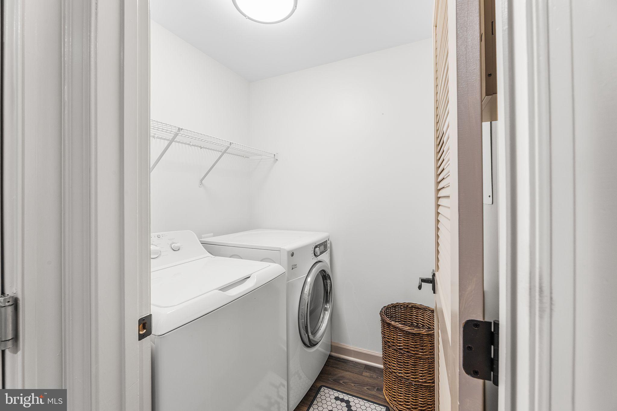 19 FOUNTAIN DRIVE W 19U