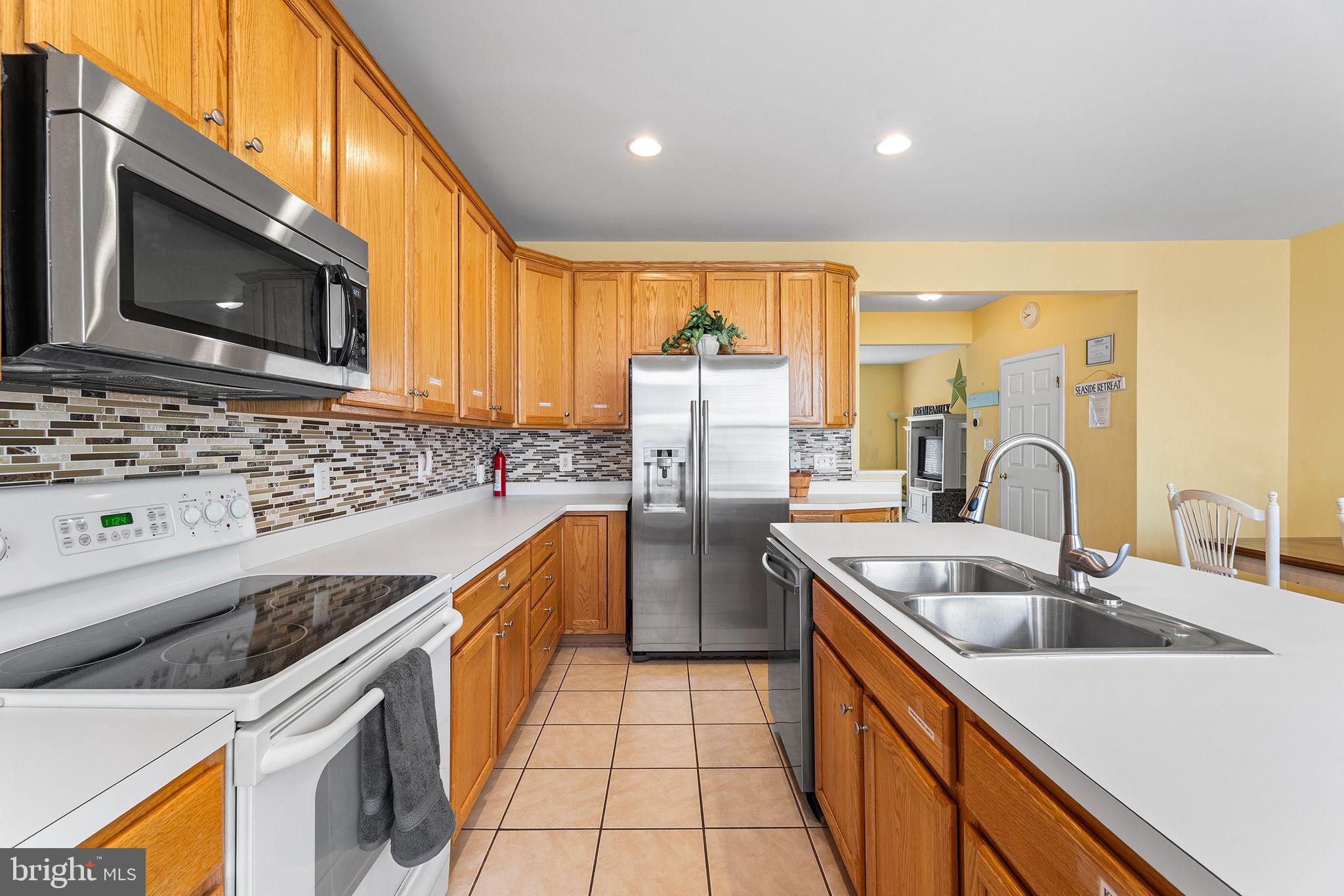 6 BEACH WALK LANE LUT-V