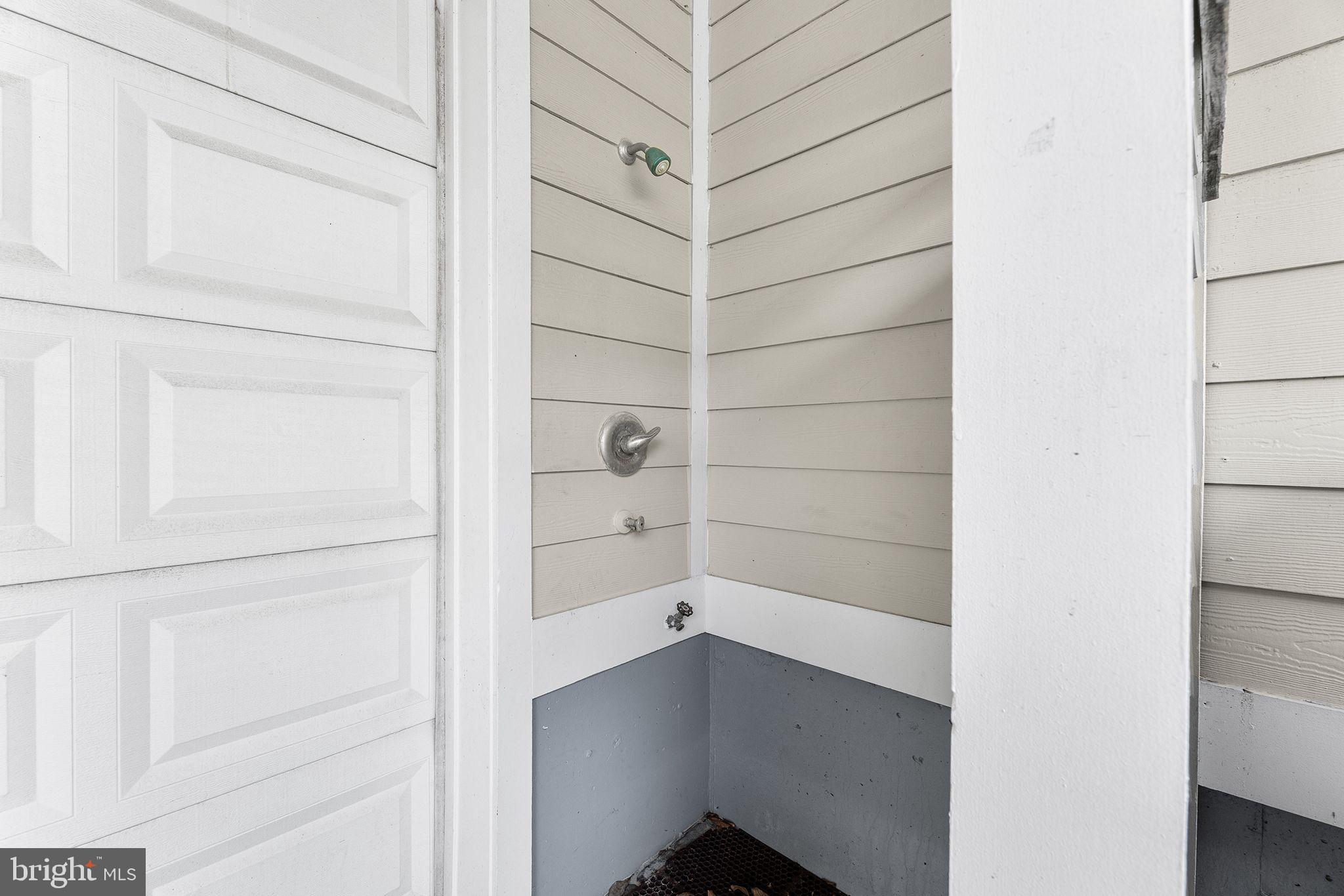 6 BEACH WALK LANE LUT-V