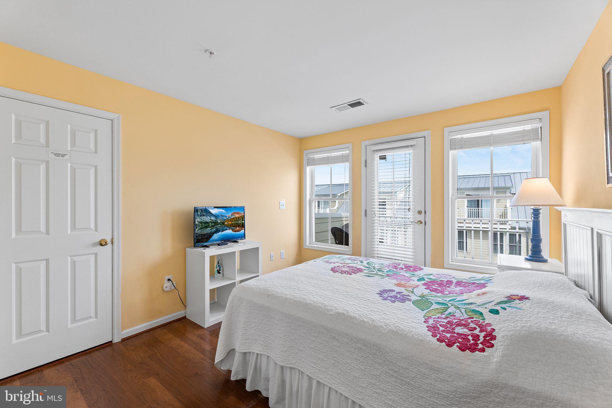 6 BEACH WALK LANE LUT-V