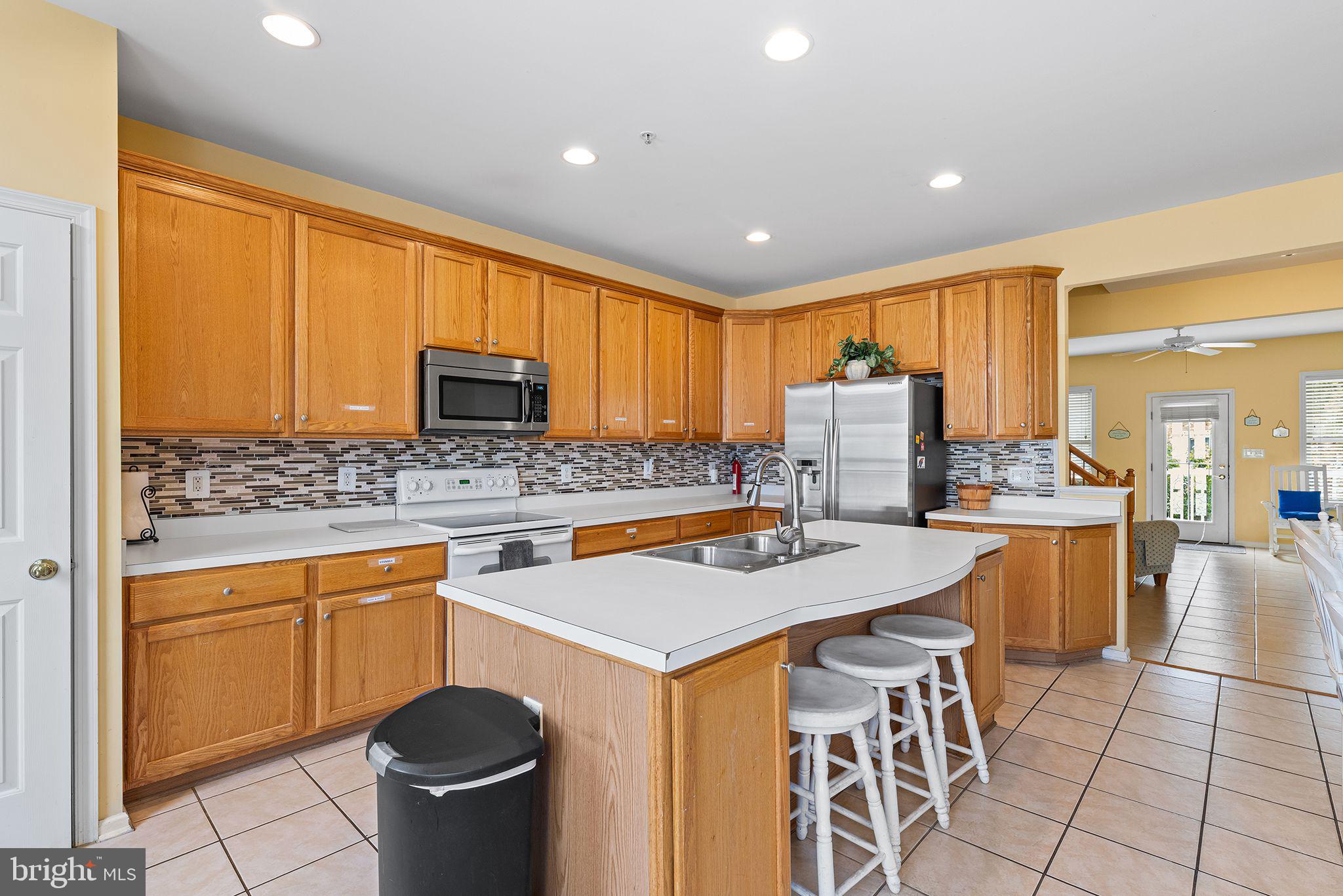 6 BEACH WALK LANE LUT-V