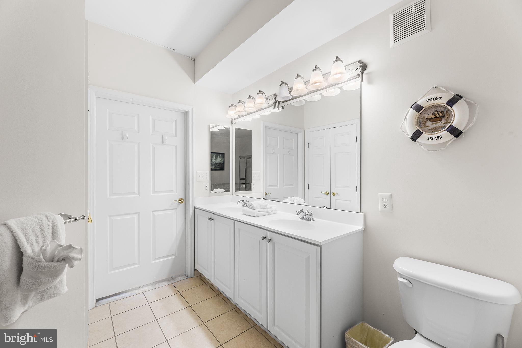 6 HIDDEN COVE WAY 5E