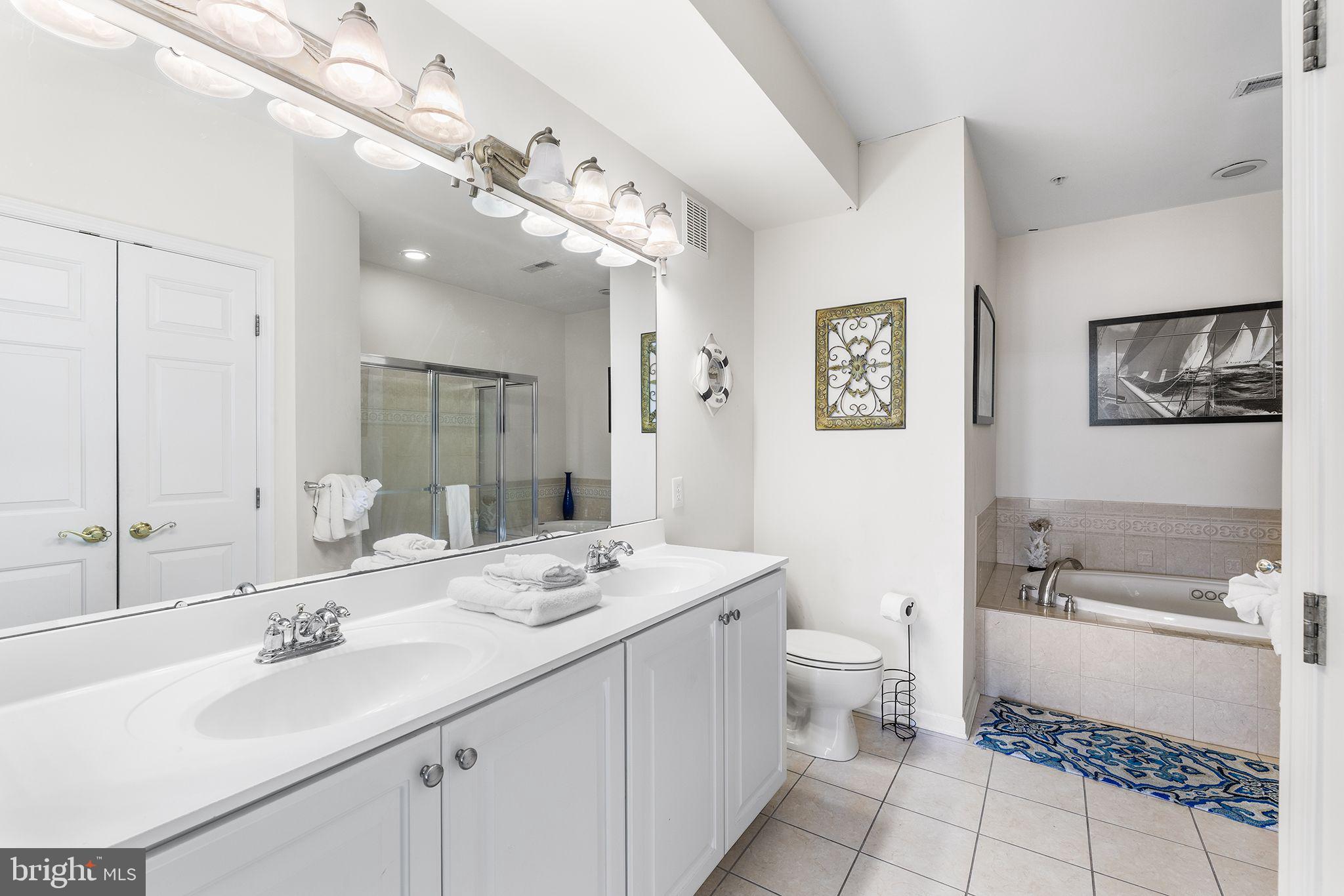 6 HIDDEN COVE WAY 5E