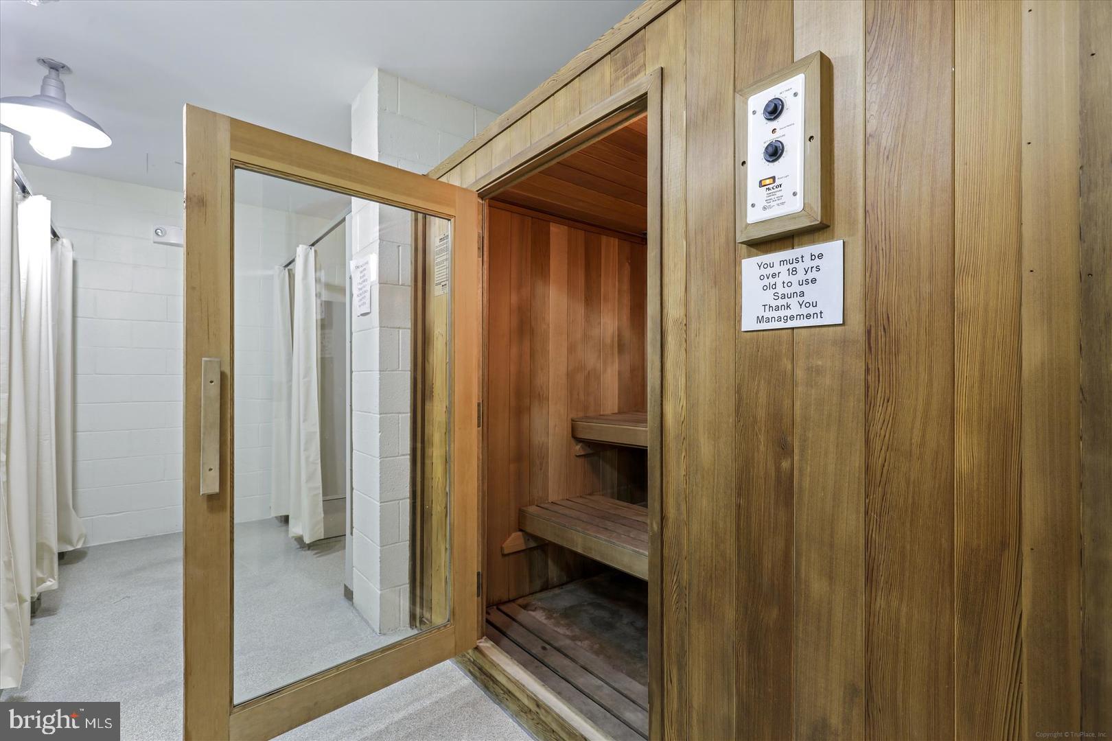 6 HIDDEN COVE WAY 5E