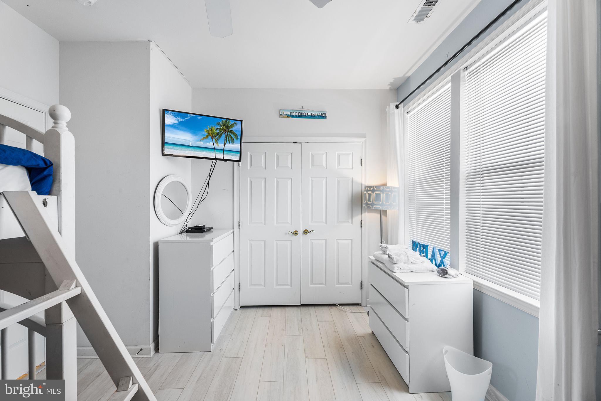 6 HIDDEN COVE WAY 5E