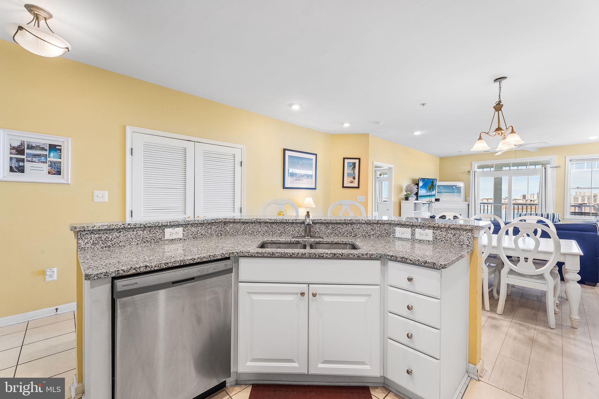 6 HIDDEN COVE WAY 5E